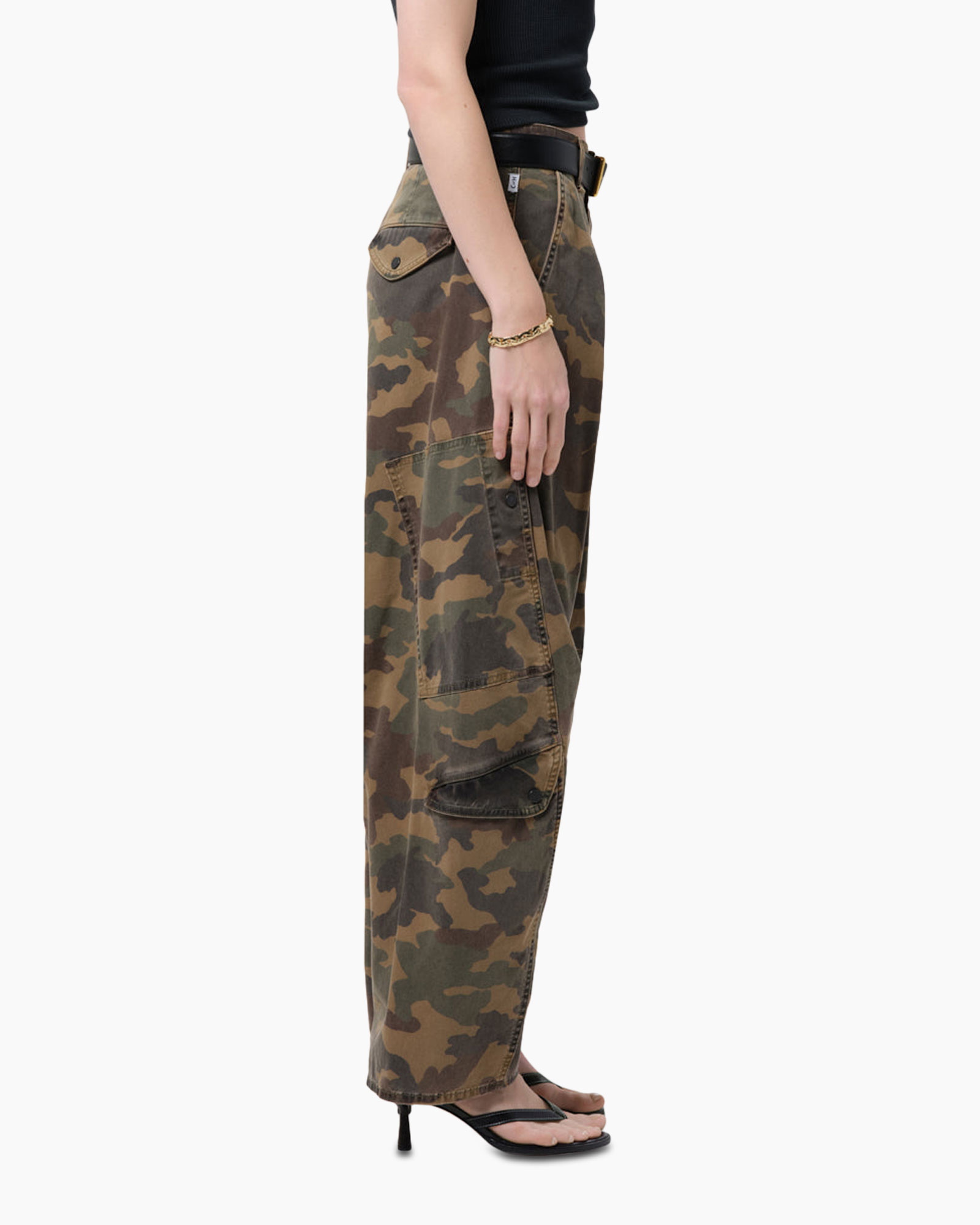 broeken met camouflage, cargo broek, militaire groen, camouflage patroon, enkellengte