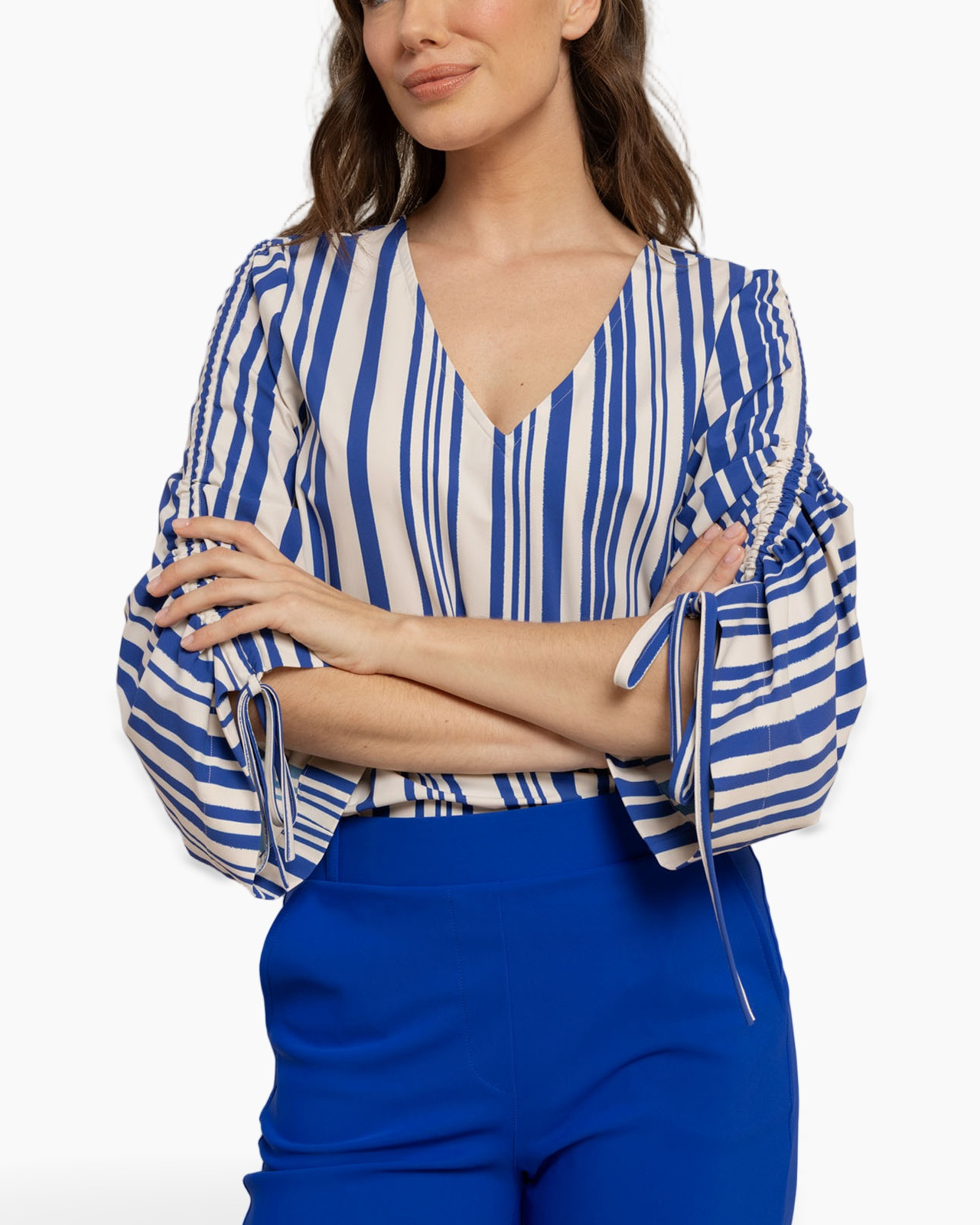 top gestreept, v-hals, pofmouwen, blauwe strepen, blouse