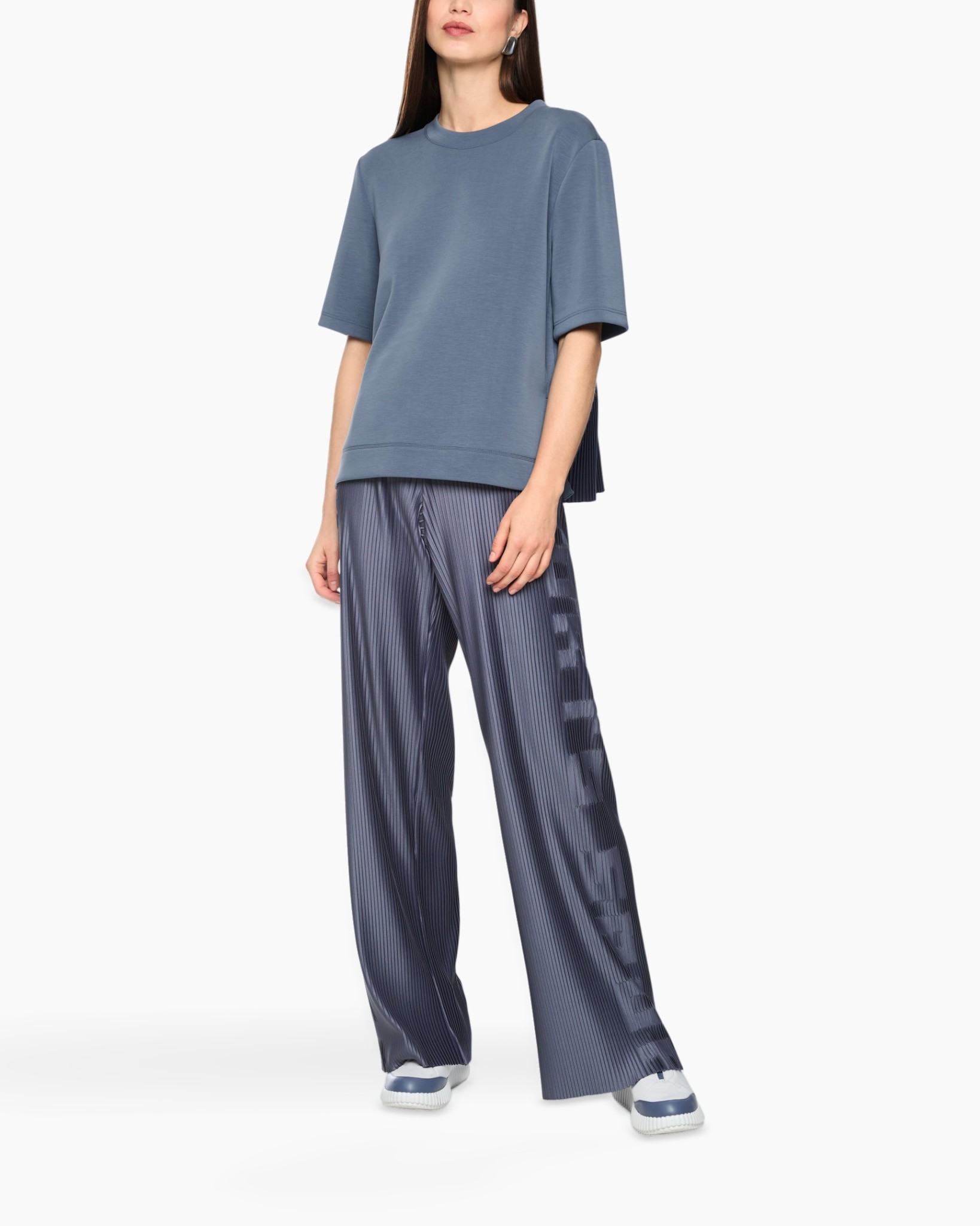 blauwe top, oversized tee, korte mouw, trui, wijdere broek