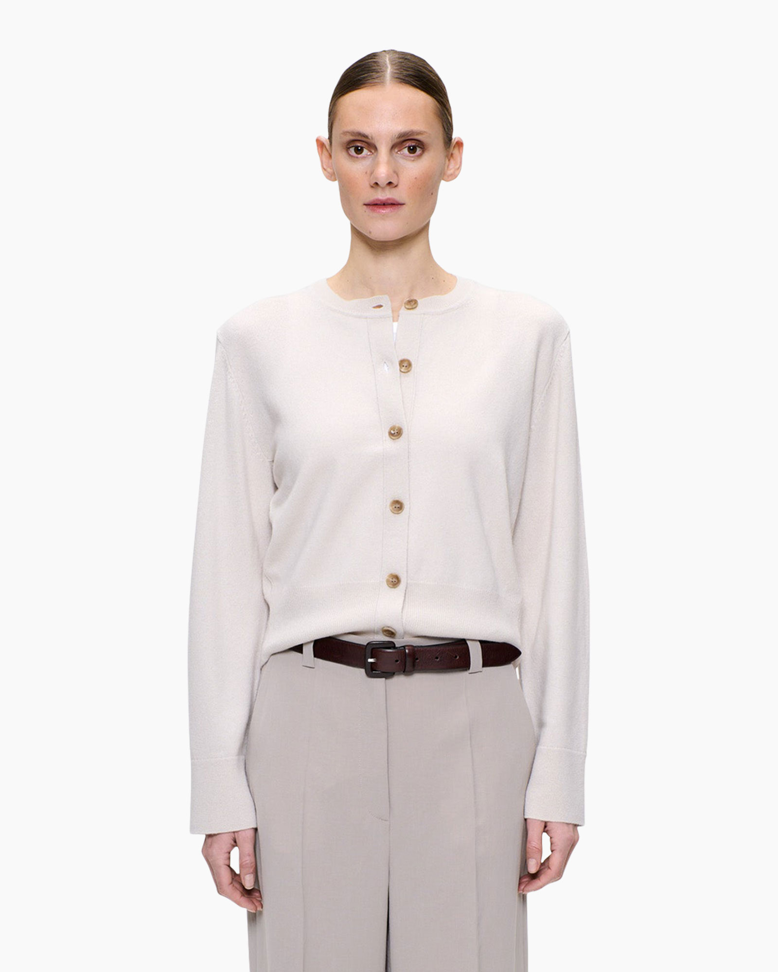 cardigan, knoppen, beige, lange mouwen, breiseltje