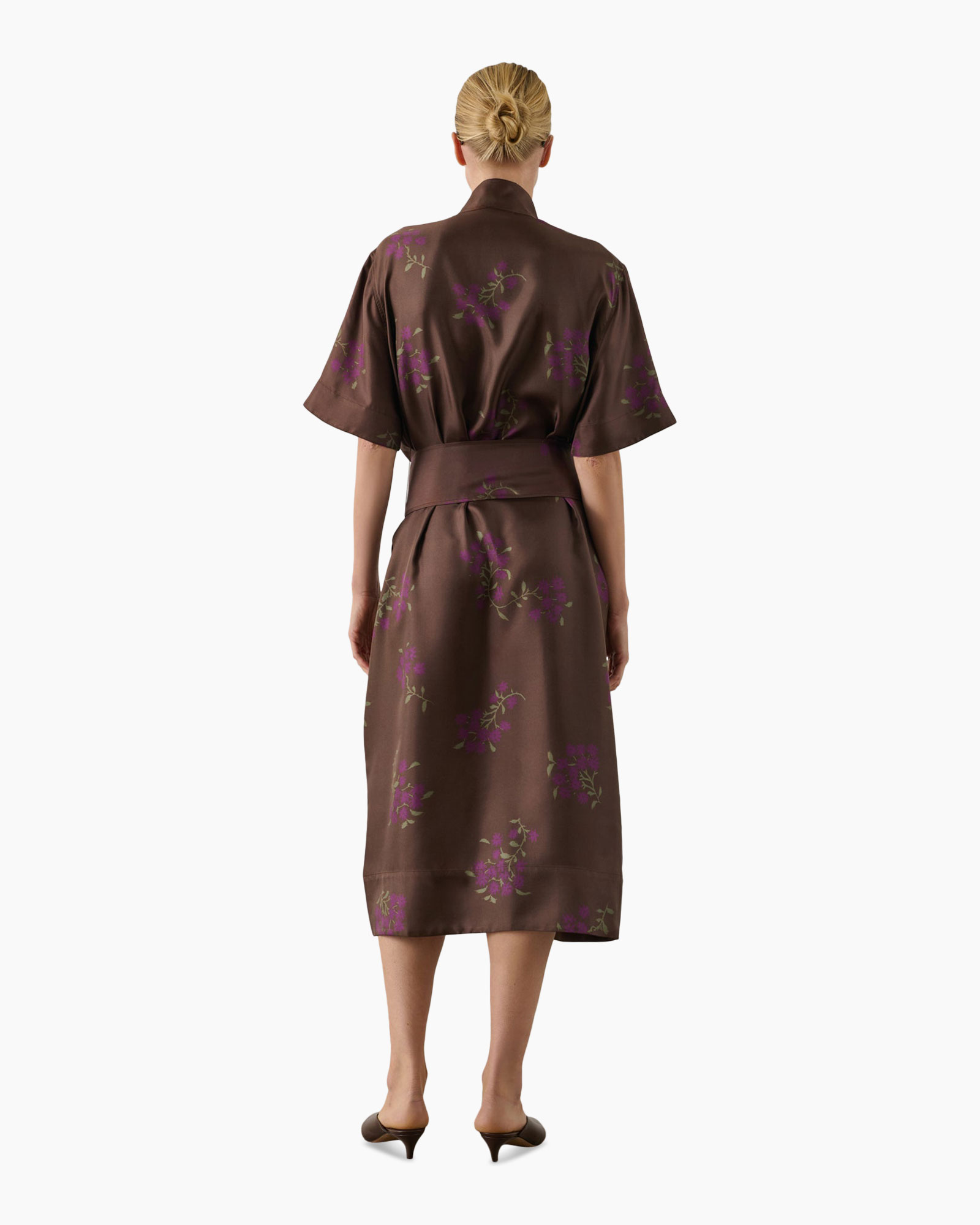 jurk, bruin, bloemig, riem, gordijn?