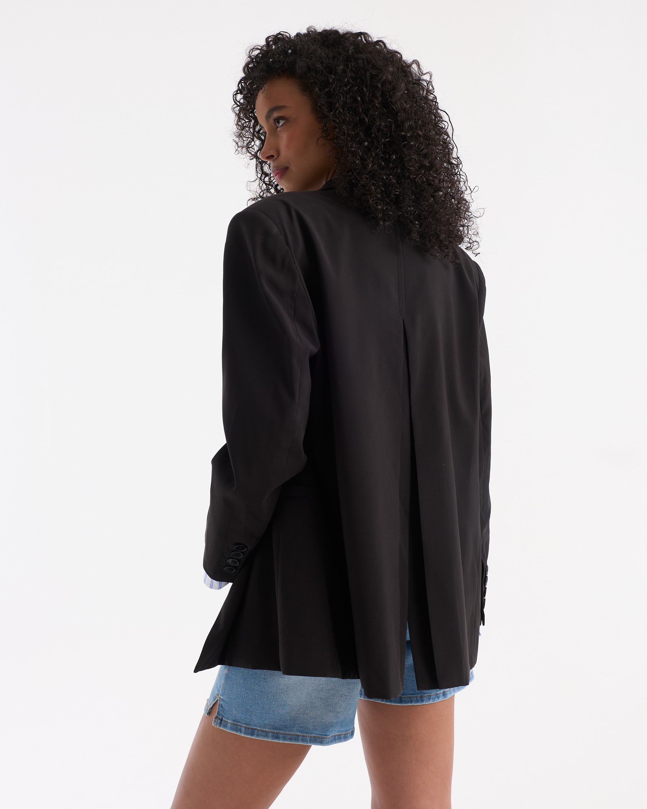 blazer, black, longline, pleat, back view