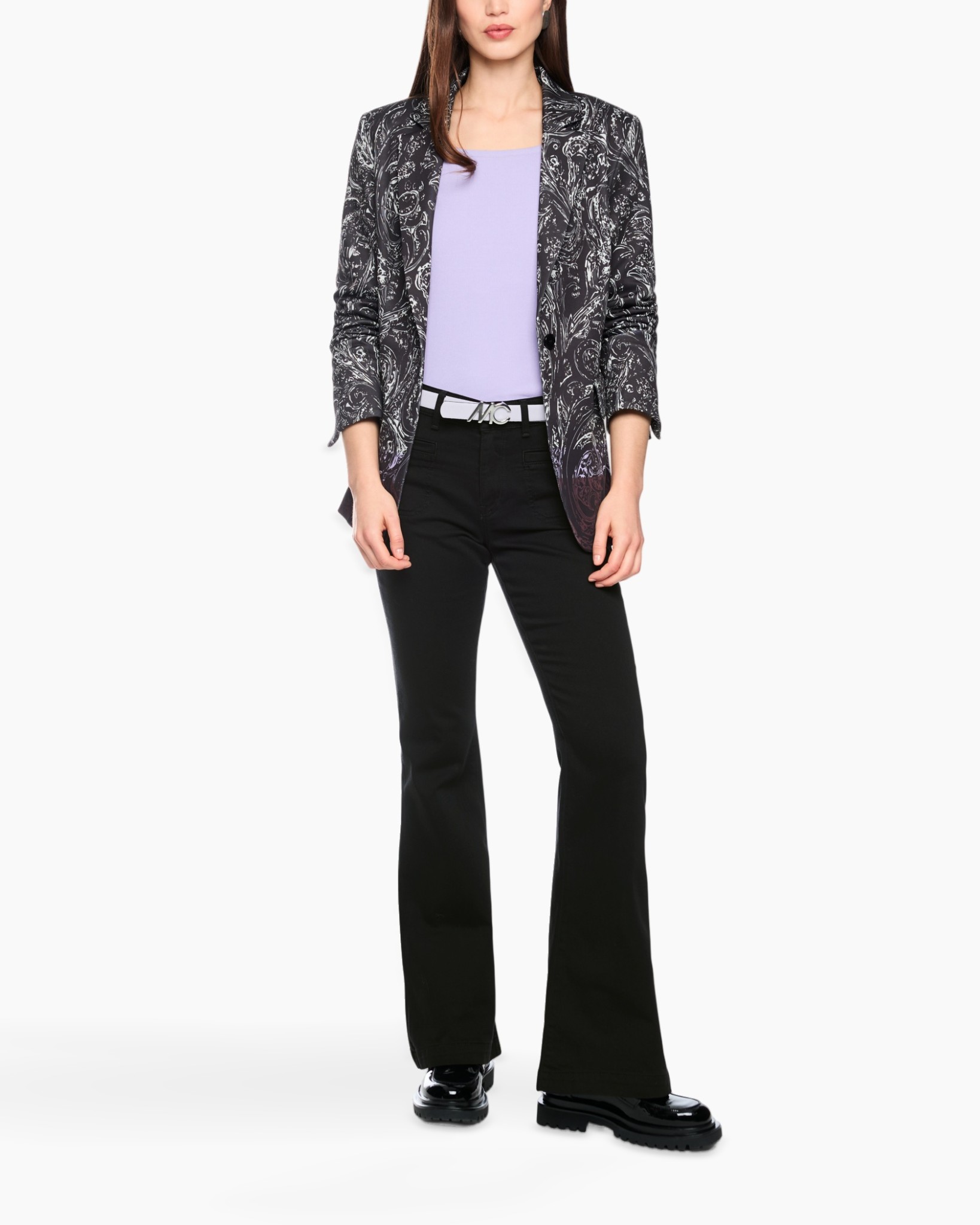 blazer, blazer met patroon, broek, zwart broek, paarse top