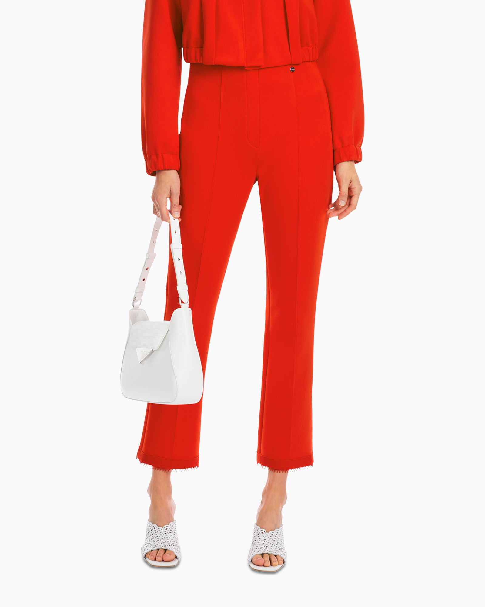 Broek Yc 81.28 J23 midden rood