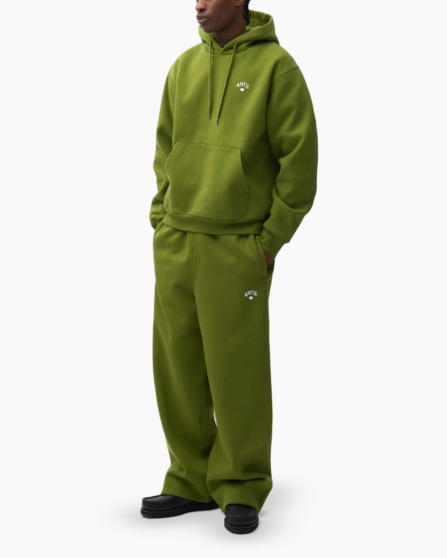 hoodie, sweatshirt, olijfgroen, koekjeszak, trainingsbroek