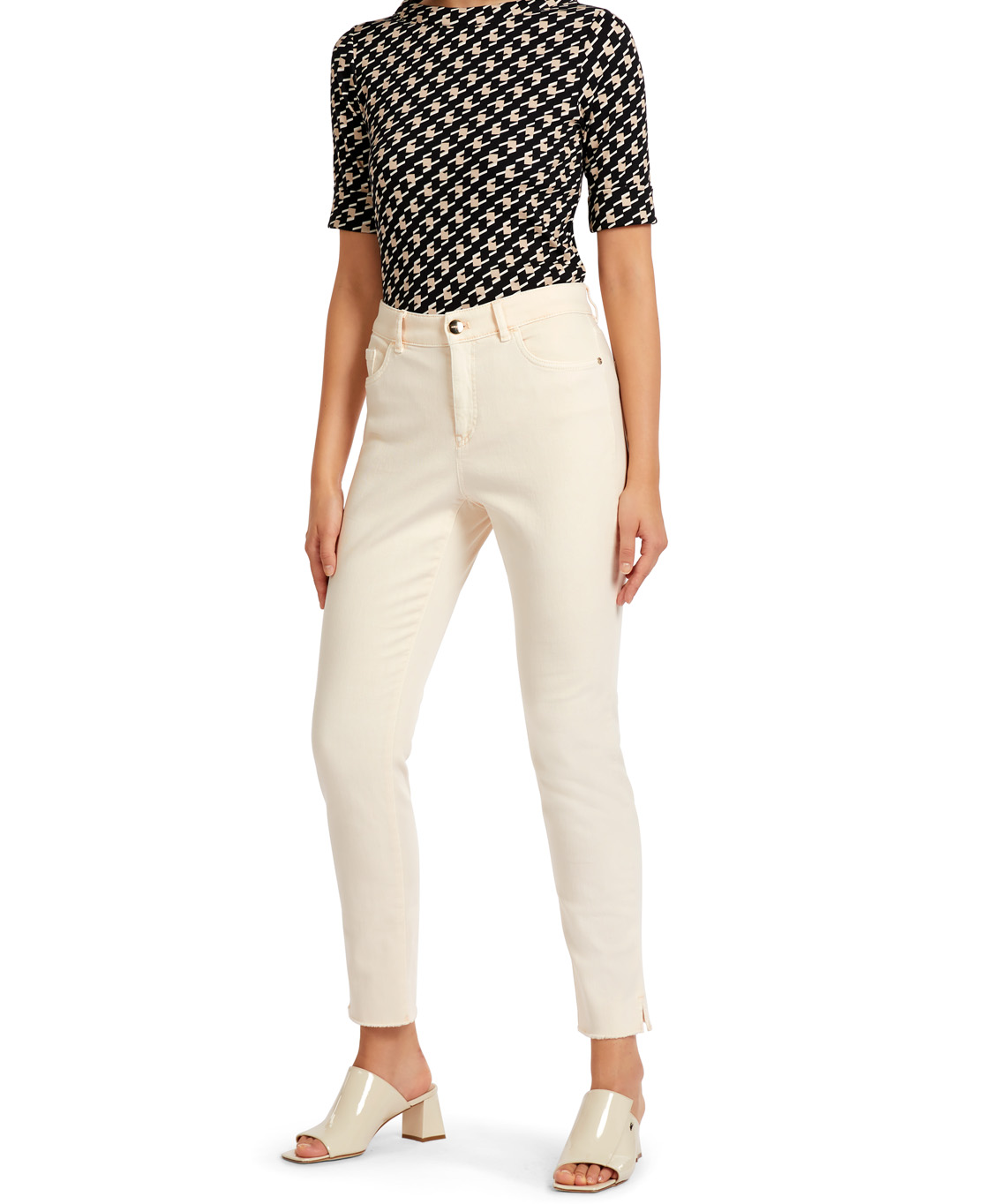 Marccain Collectie Jeans Uc 82.11 D60 Room