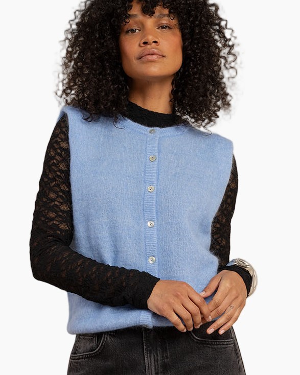 vest-knit, blauw, mouwloze cardigan, lagenlook, voorzijde knopen