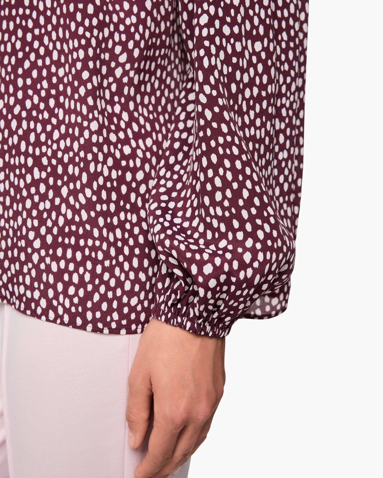 langlaag, spikkelpatroon, bordeaux, witte-dots, elastische-mouw