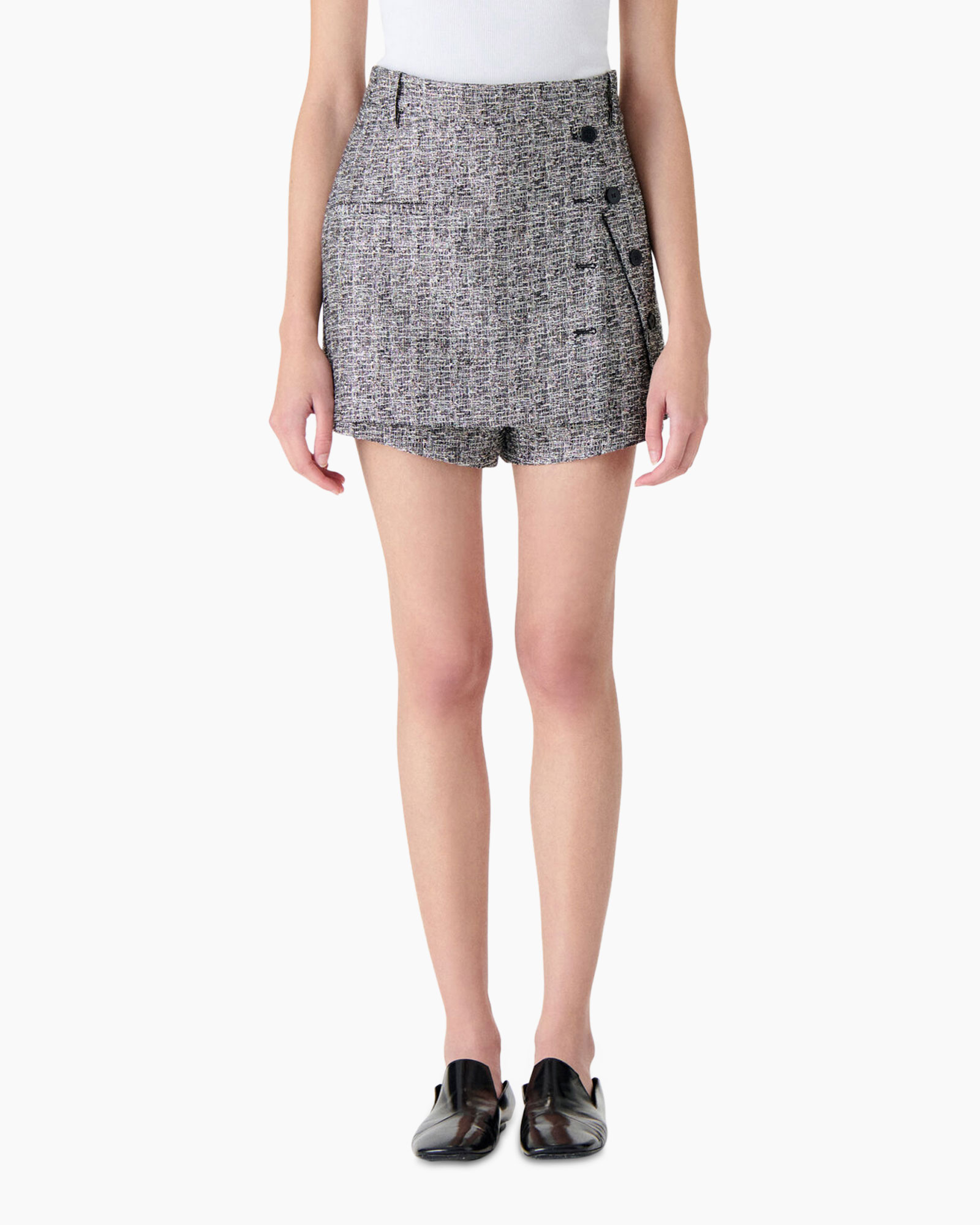 Skirt, Miniskirt, Shorts, Person, Shoe