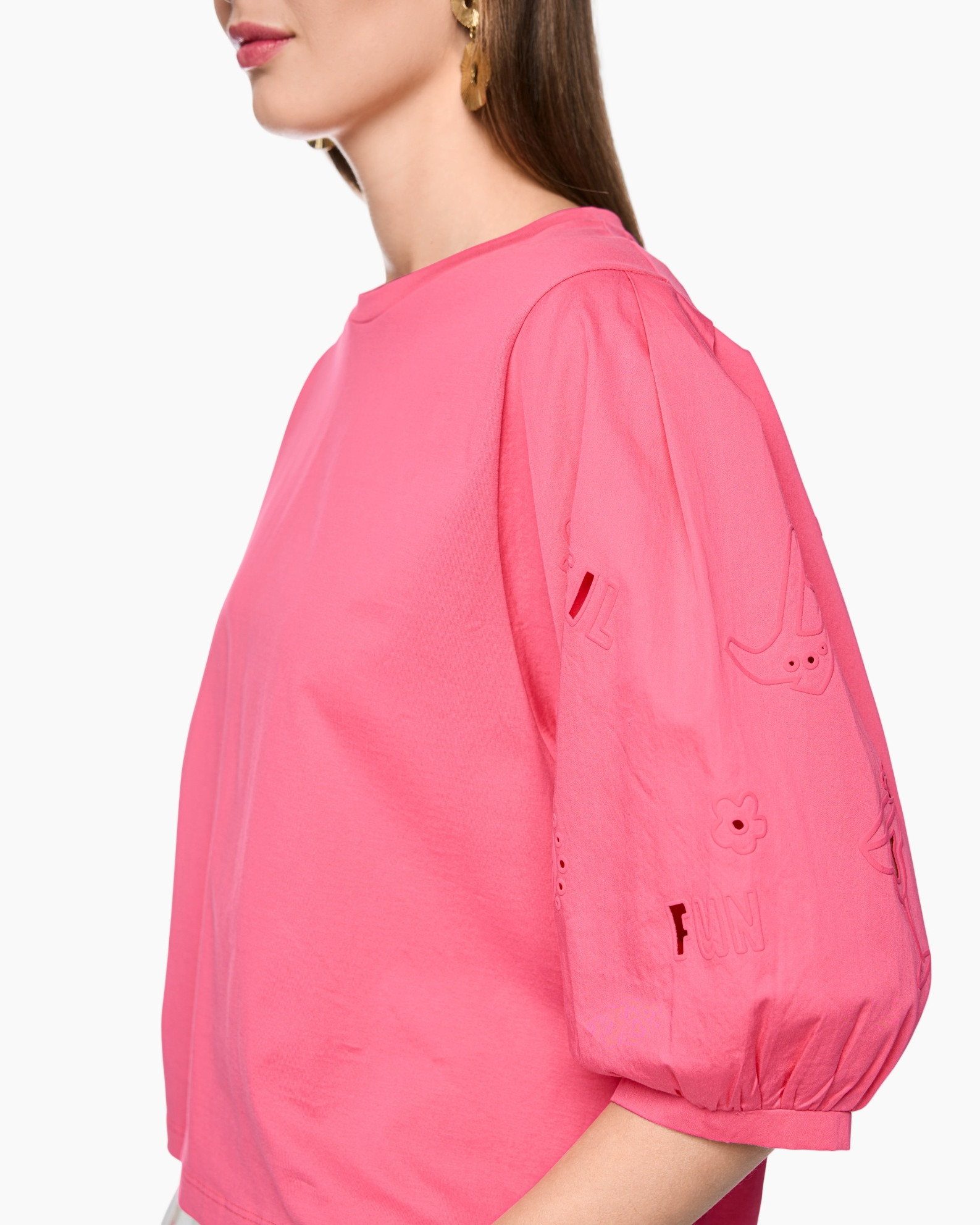 roze, t-shirt, pofmouw, korte mouw, versierde mouw