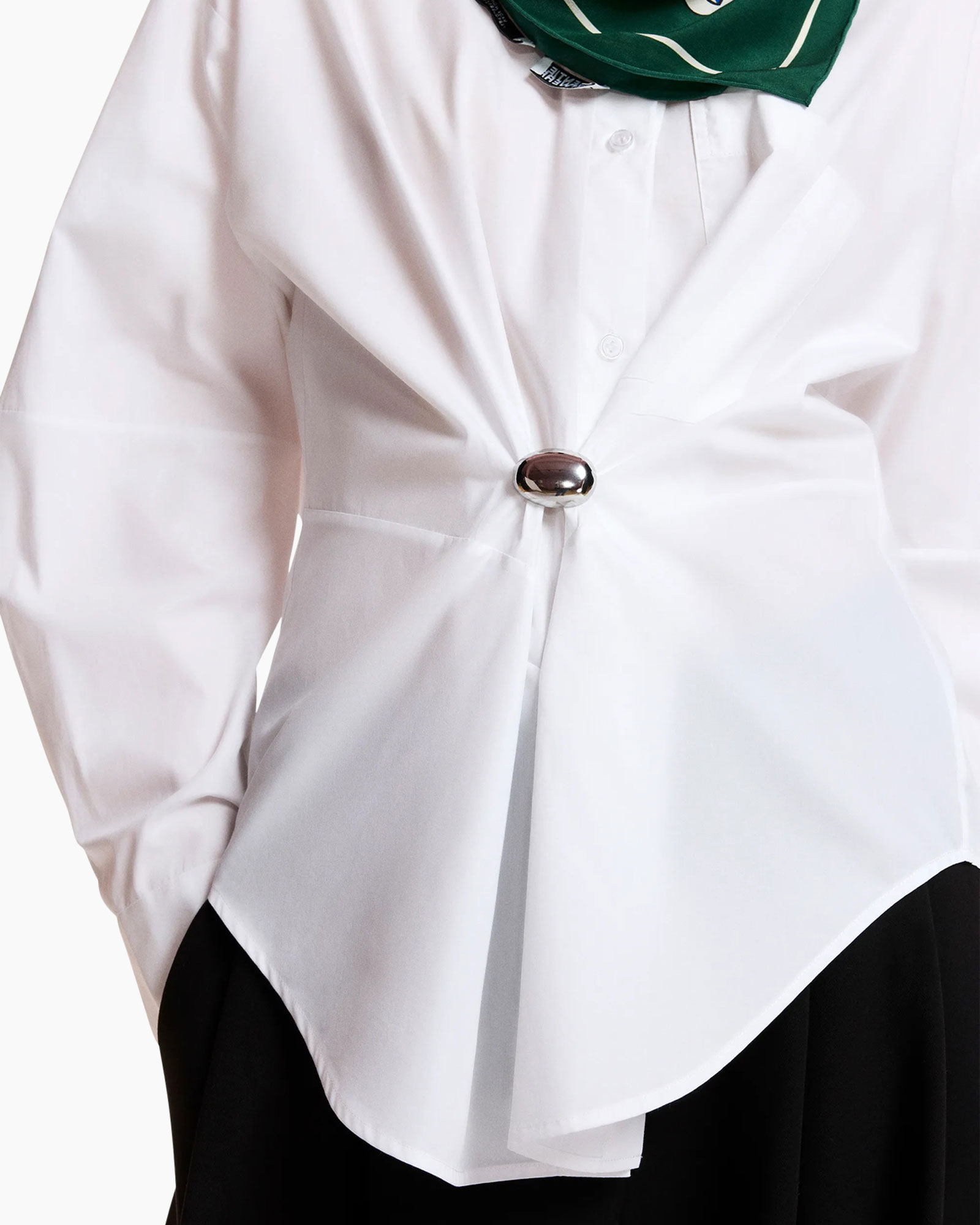 blouse, witte blouse, metalen knoop, asymmetrische zoom, lange mouwen