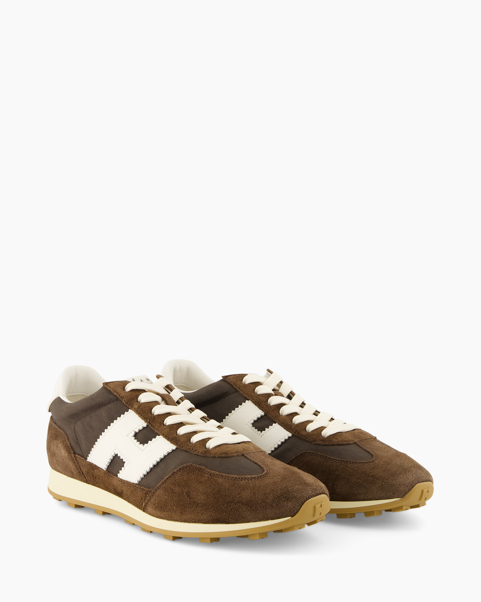 sneaker, bruin, suede, witte logo, geseild