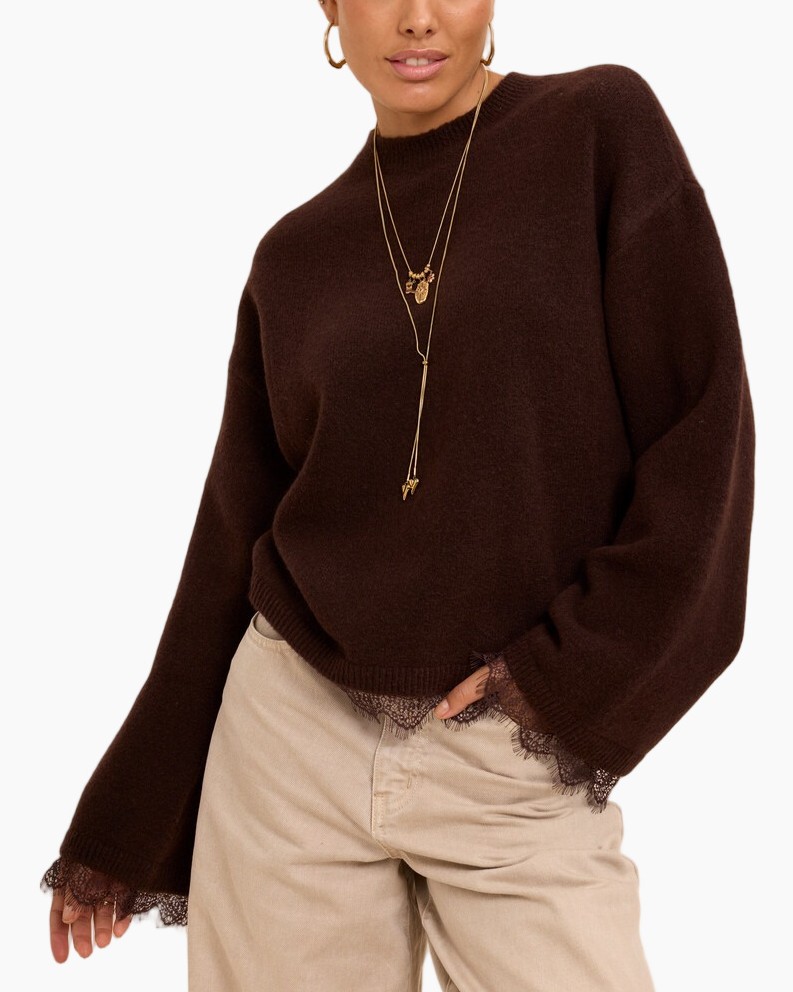 trui, bruin, kant afwerking, lange mouwen, gelaagde ketting