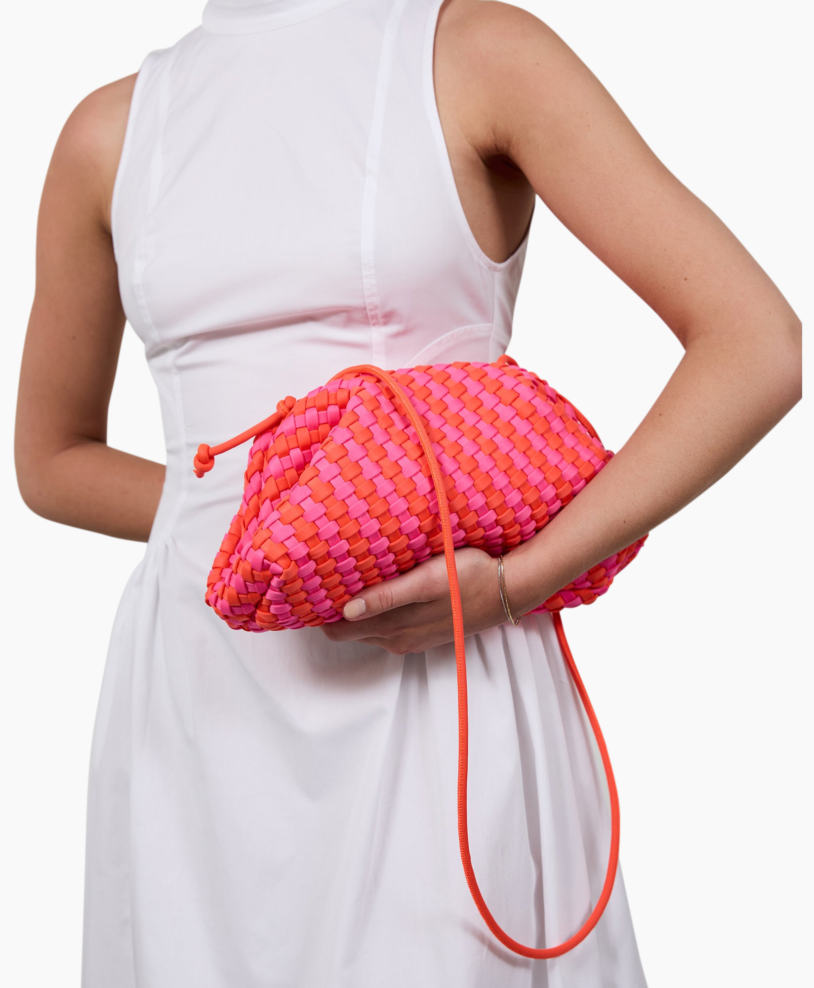 clutch, geweven tas, roze, neon, riem