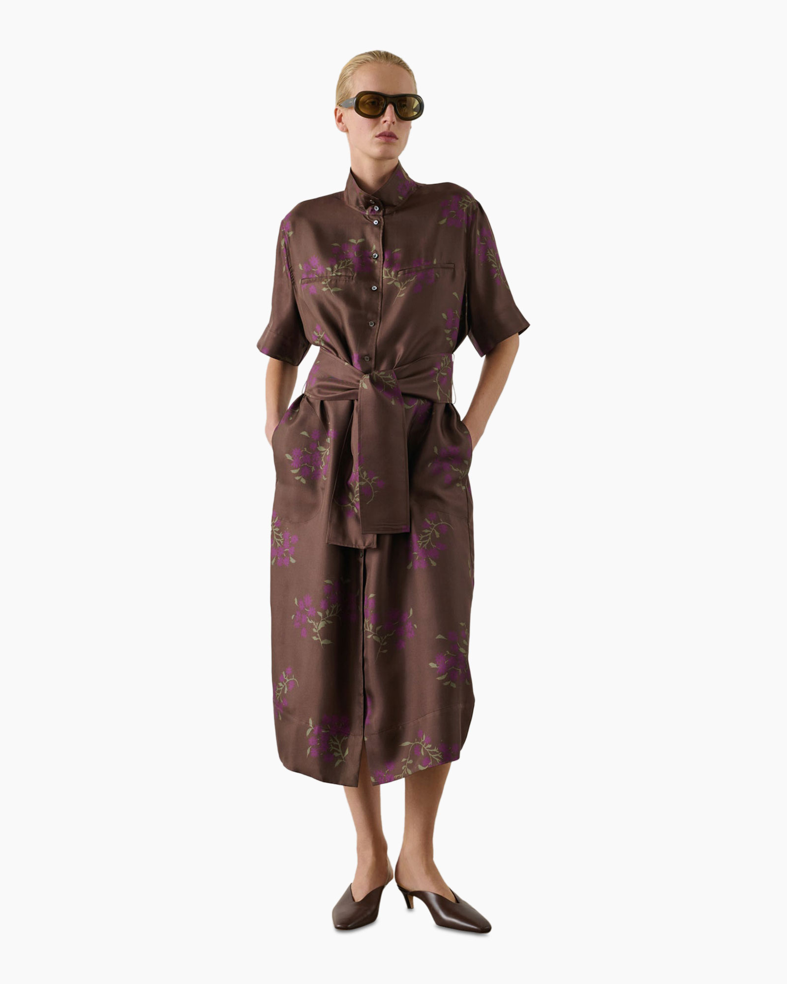 jurk, bruin, bloemig, riem, gordijn?