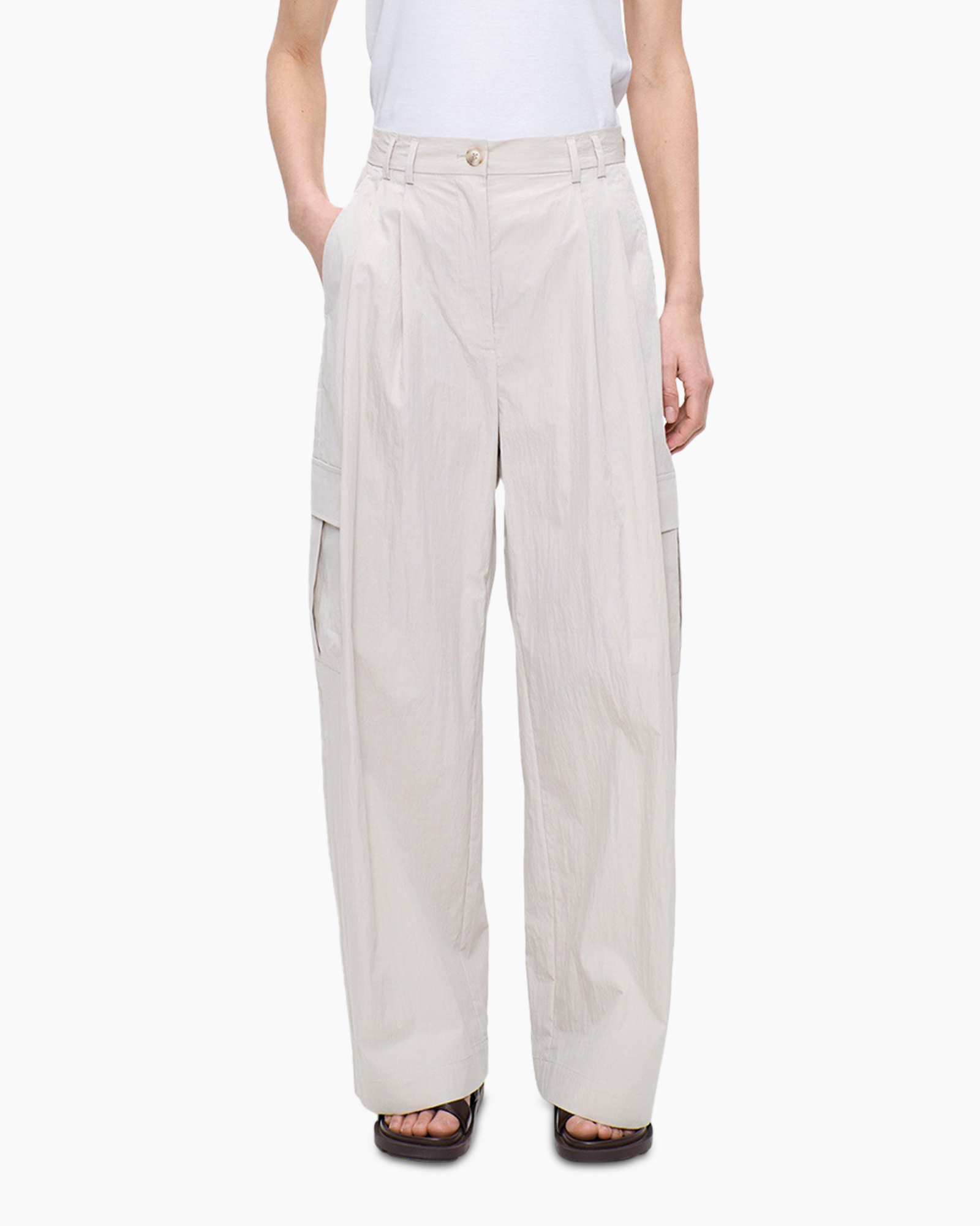 broek, cargo zakken, wijdere pijp, beige, touwriem niet zichtbaar