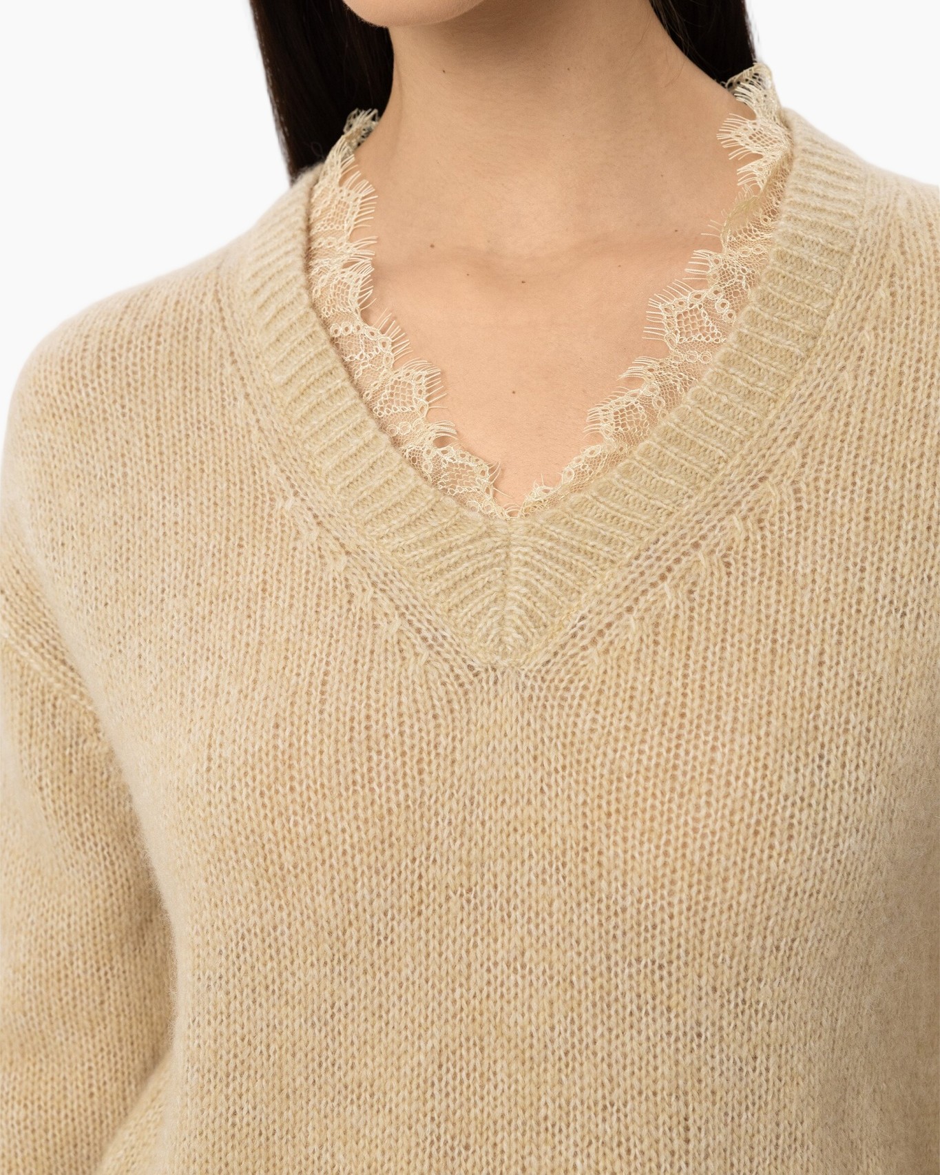 beige pullover, gebreide top, v-hals, kantafwerking, zachte brei