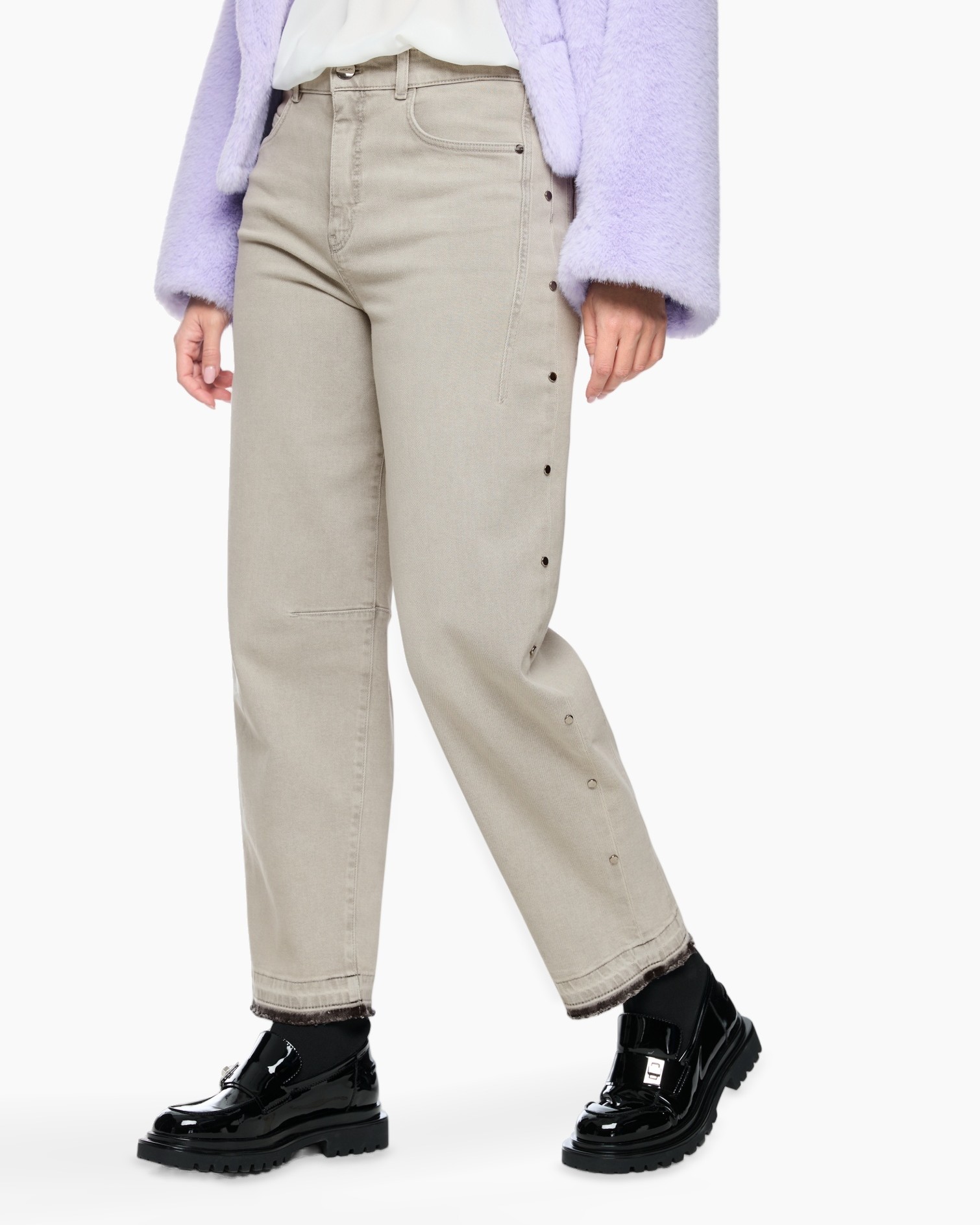 beige broek, wijdedzijw, knopzijde, kantoenstijl, zakken