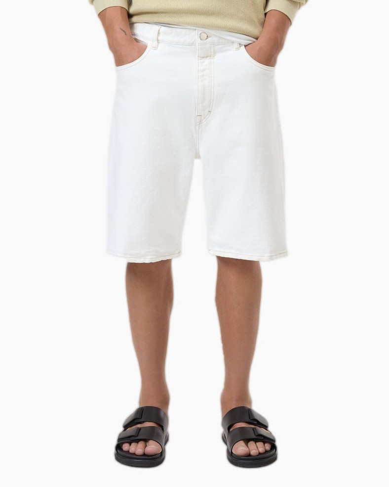 white shorts, knee-length, denim shorts, back pockets, sandals/slide sandals