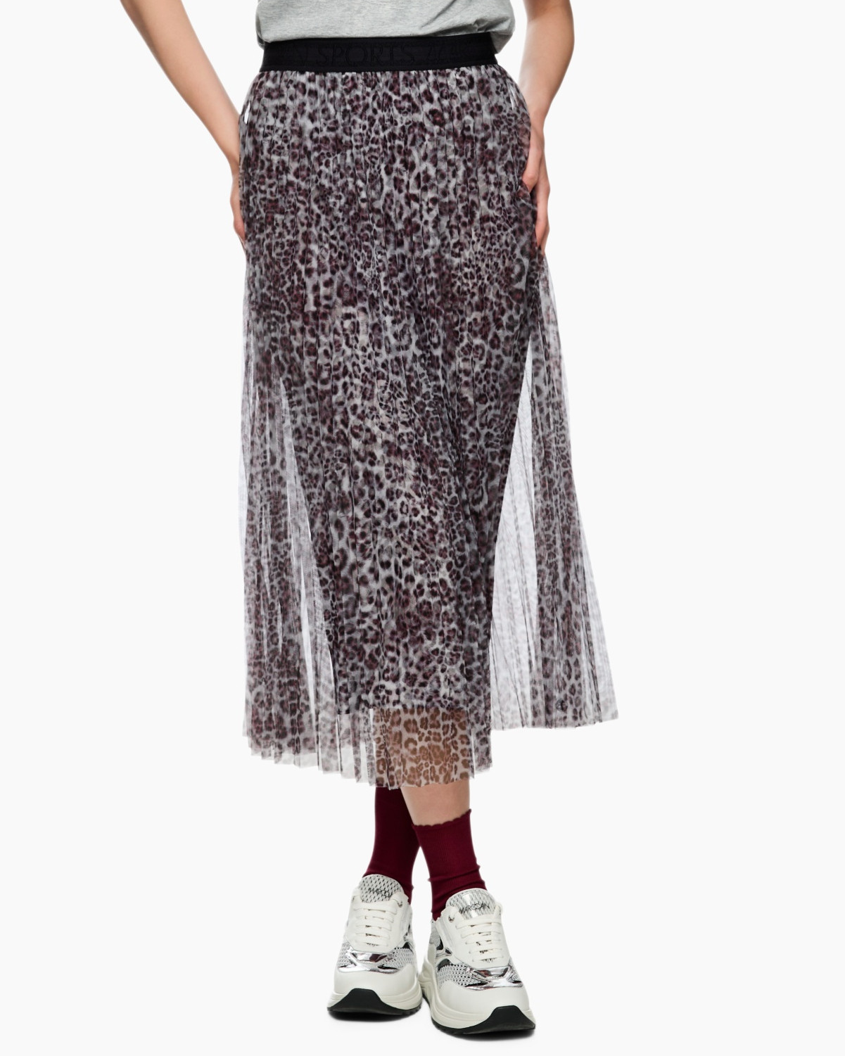 Clothing, Skirt, Footwear, Shoe, Person