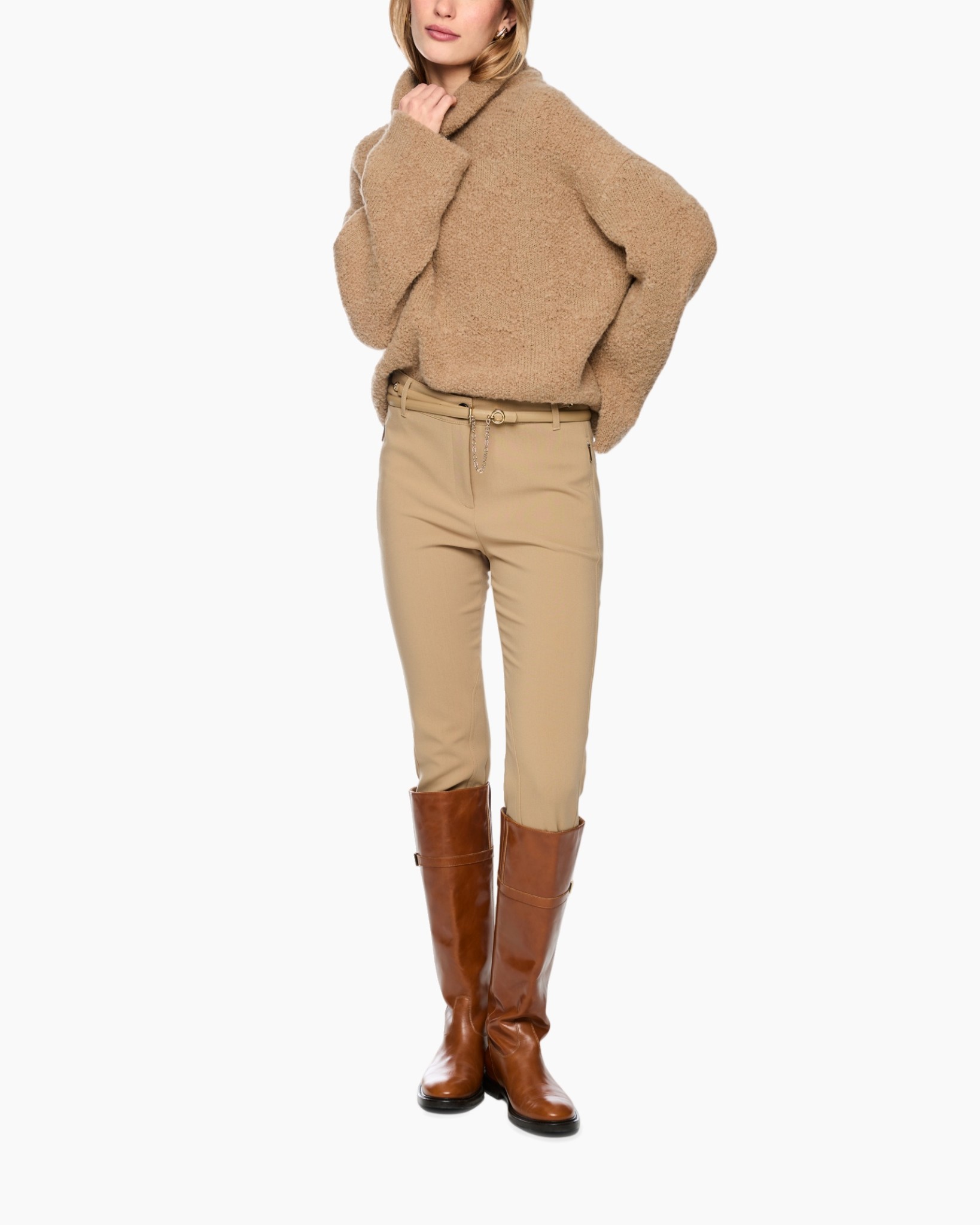 rollneck, trui, beige, laarzen, kniehoge