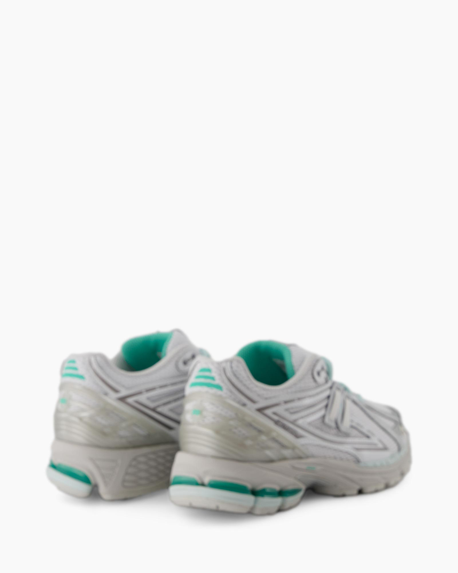 sneakers, sportschoenen, wandelschoenen, witte, groene accenten