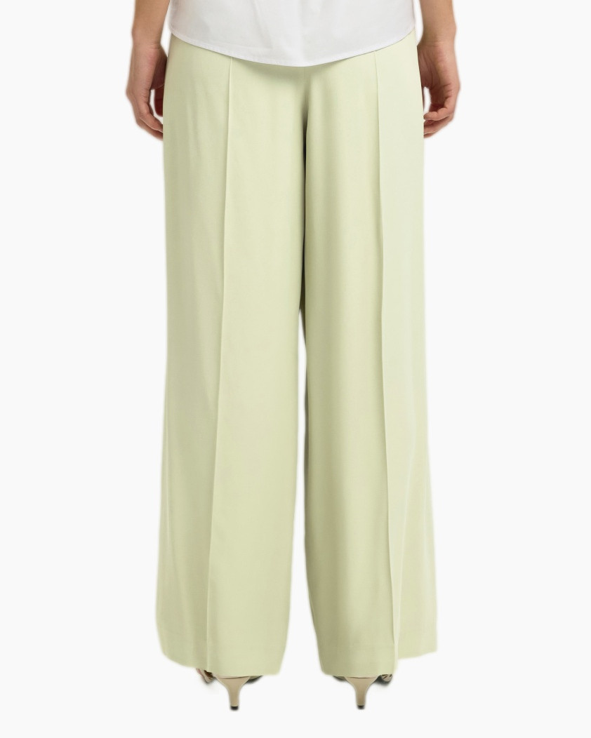 broeken, wijd, lichtgroen, flowy/loshangend, talieband/taillale?