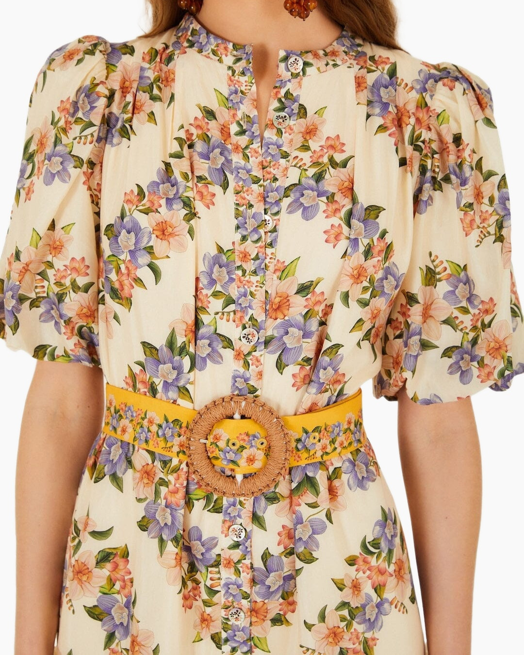 florale jurk, korte mouwen, pofmouwen, riem, ronde gesp