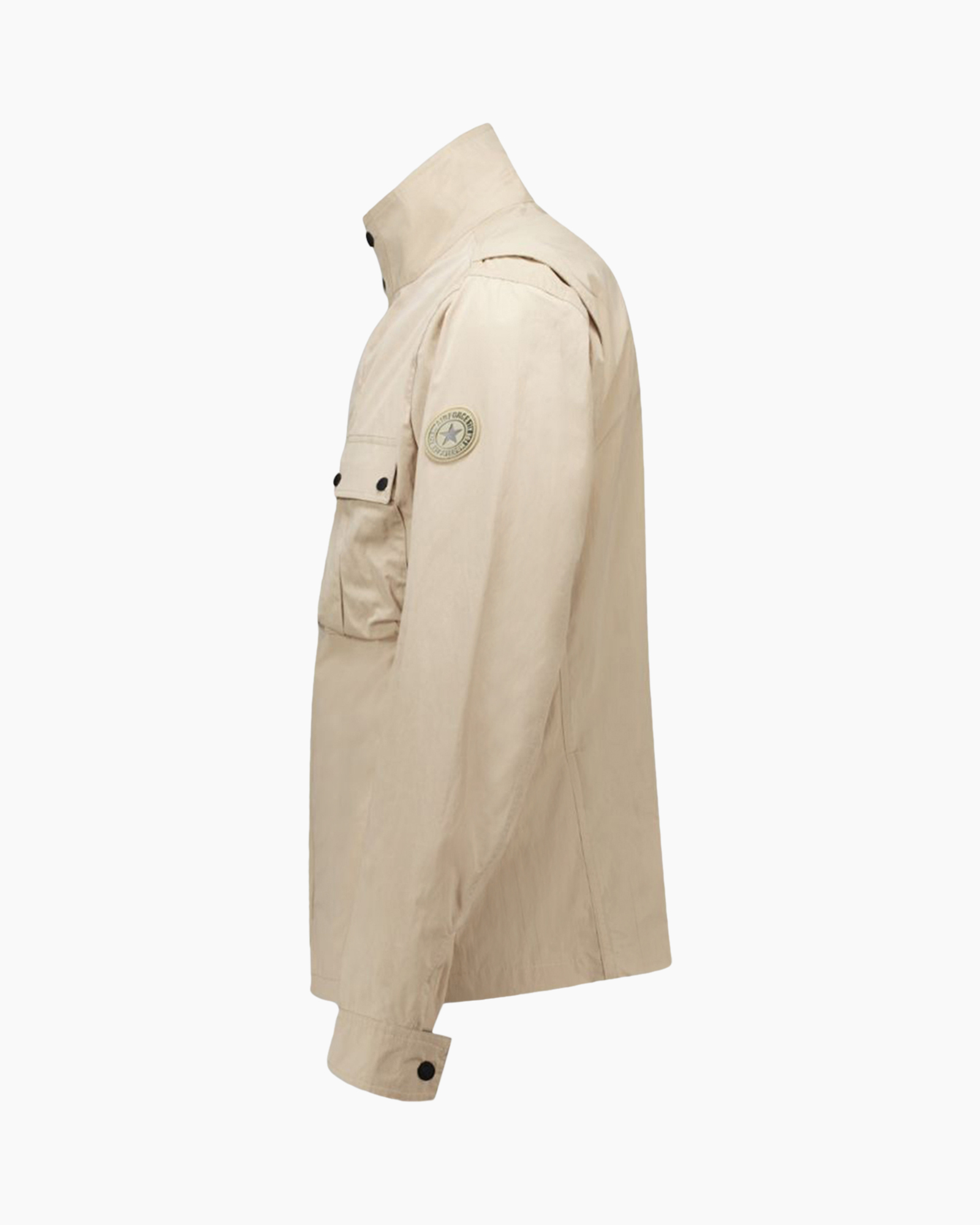jacket in beige, lange mouw, kraagstand, embleem patch, voorzak