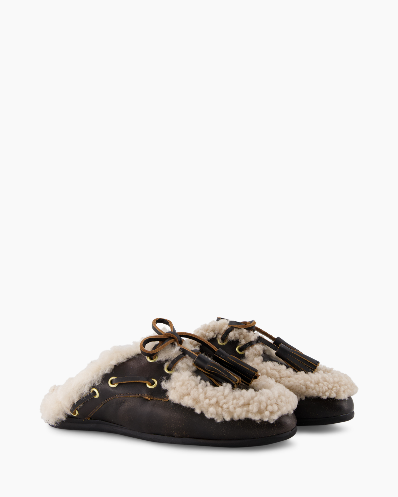 Footwear, Shoe, Sandal, Handbag, Sneaker