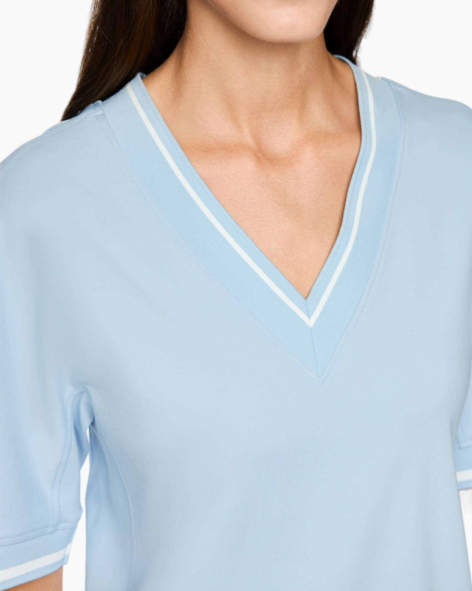 top, lichtblauw?, lichtblauw, v-hals, zacht materiaal
