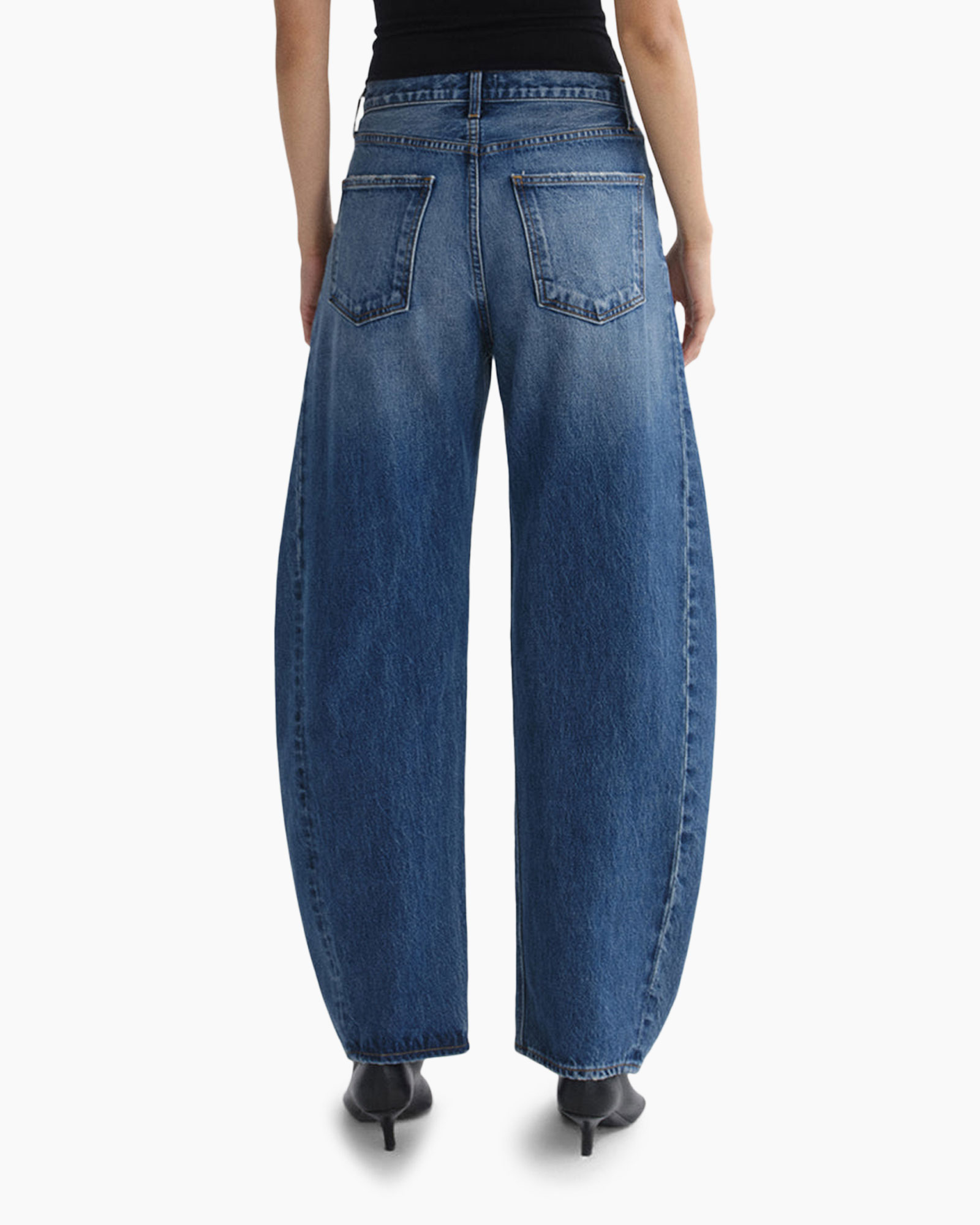 denim, broek, wijdere, achterzakken, mid-blauw