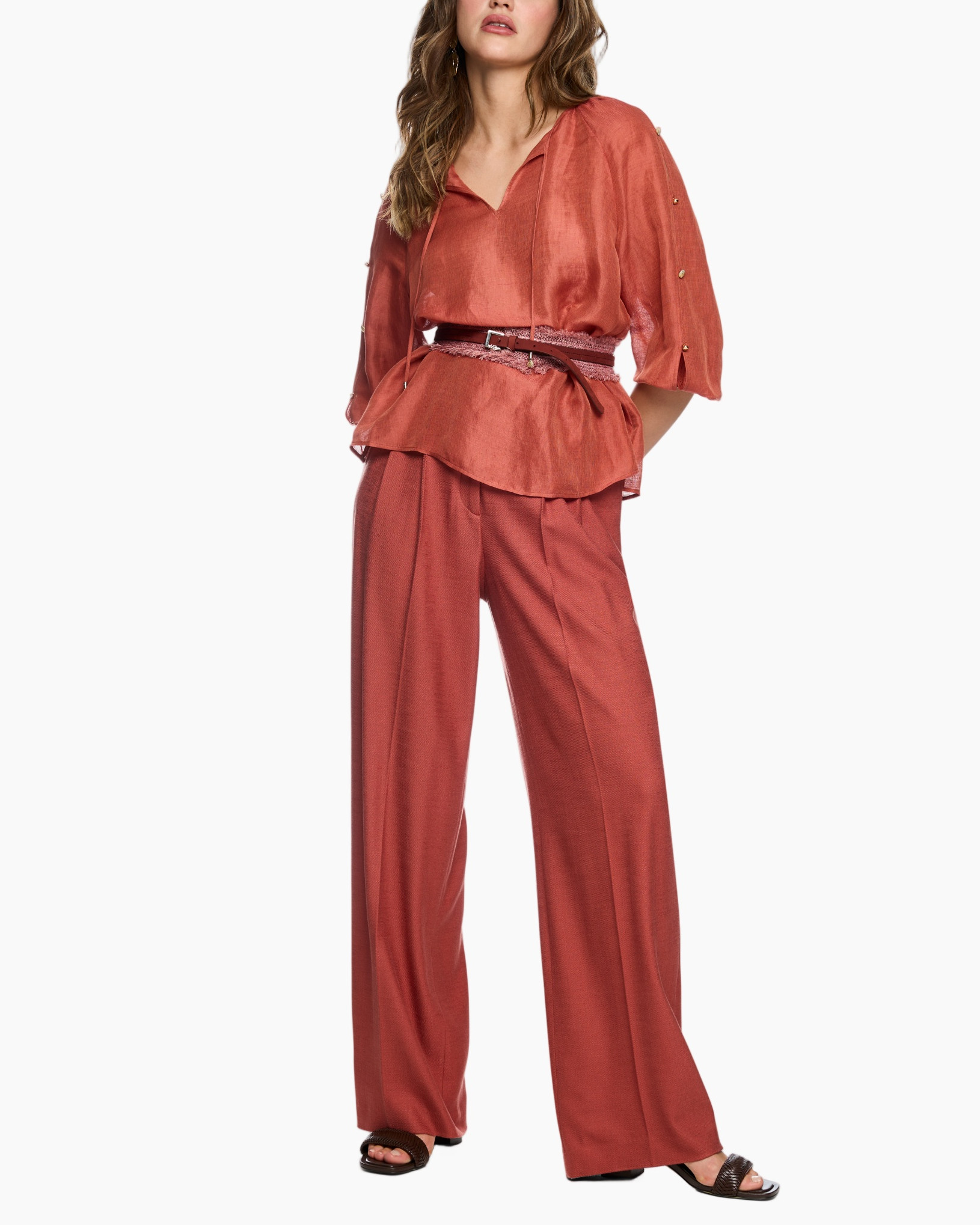 broeken, wijd uitlopende, roodbruin, satijn, riem