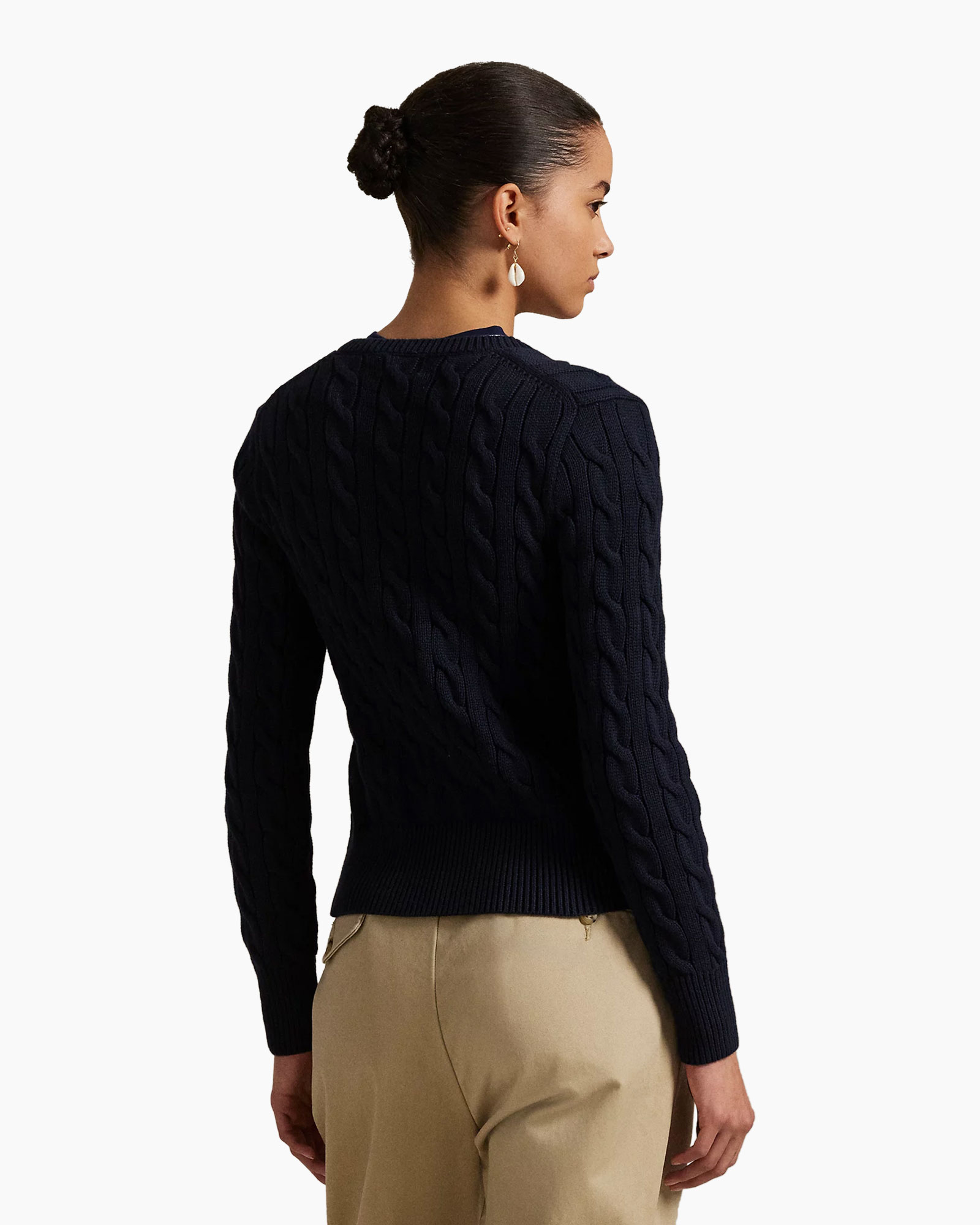 vest/ cardigan?, kabelbreip, donkerblauw, knopen, gestreepte-hem?