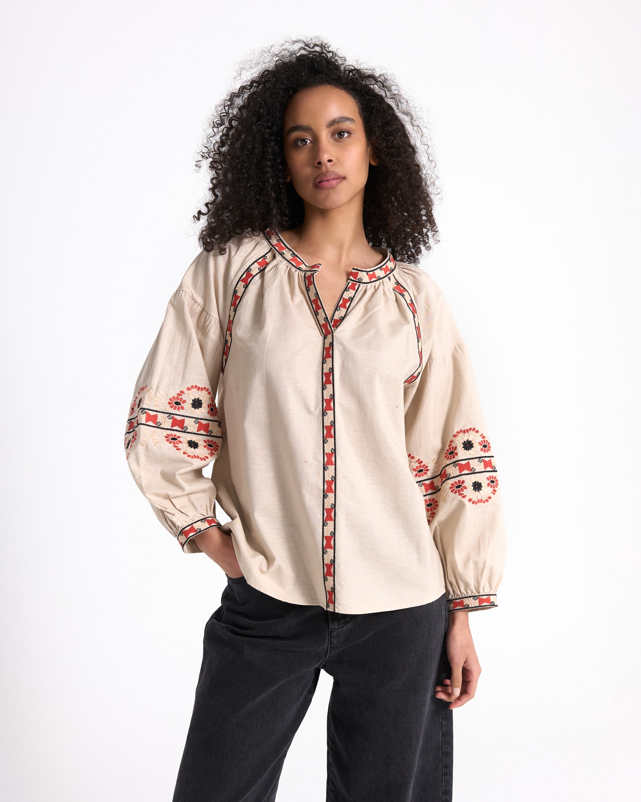blouse, geborduurd, landelijke stijl, lange mouw, beige