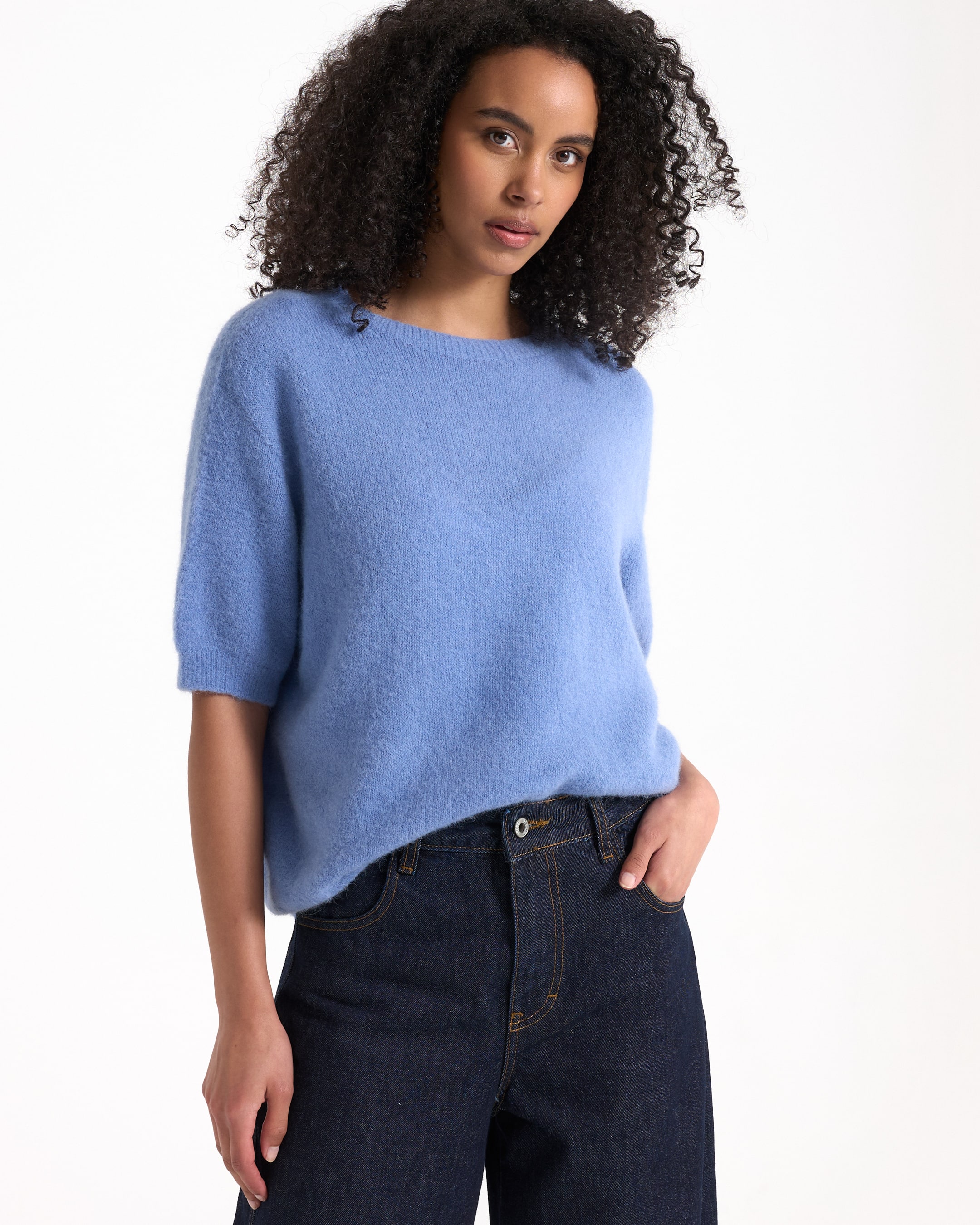 sweater, bluish, round-neck, short-sleeve, knit