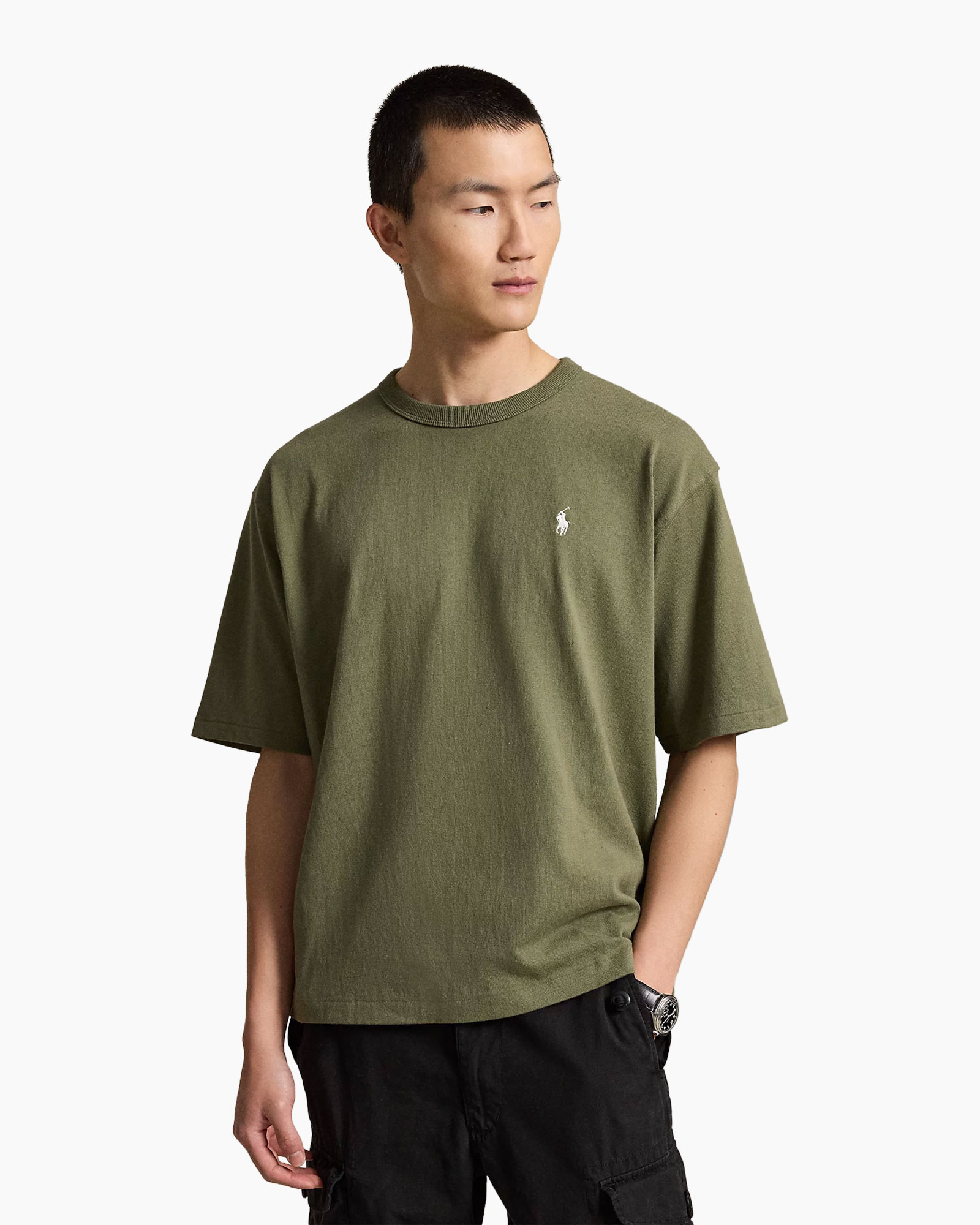 t-shirt, olijfg, korte mouwen, kraagloze ronde hals, logo klein