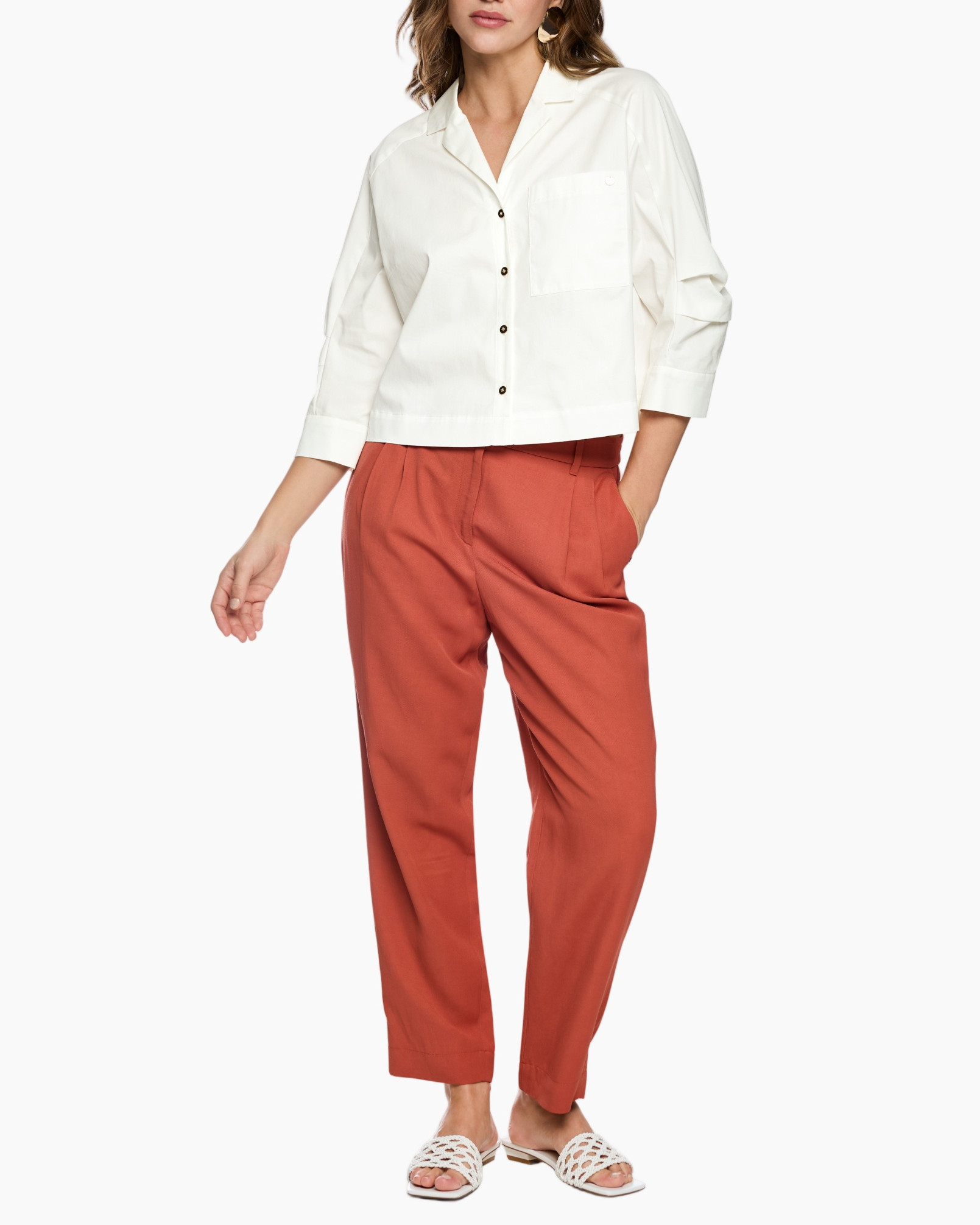 witte blouse, knopenhemd, lange mouwen, zak, zachte wit