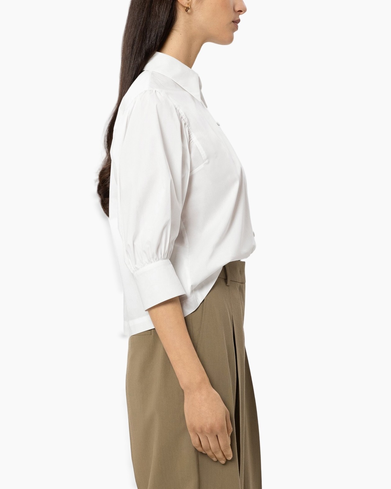 witte blouse, gekraagde blouse, driekwart mouw, knopen blouse, vrouwelijke