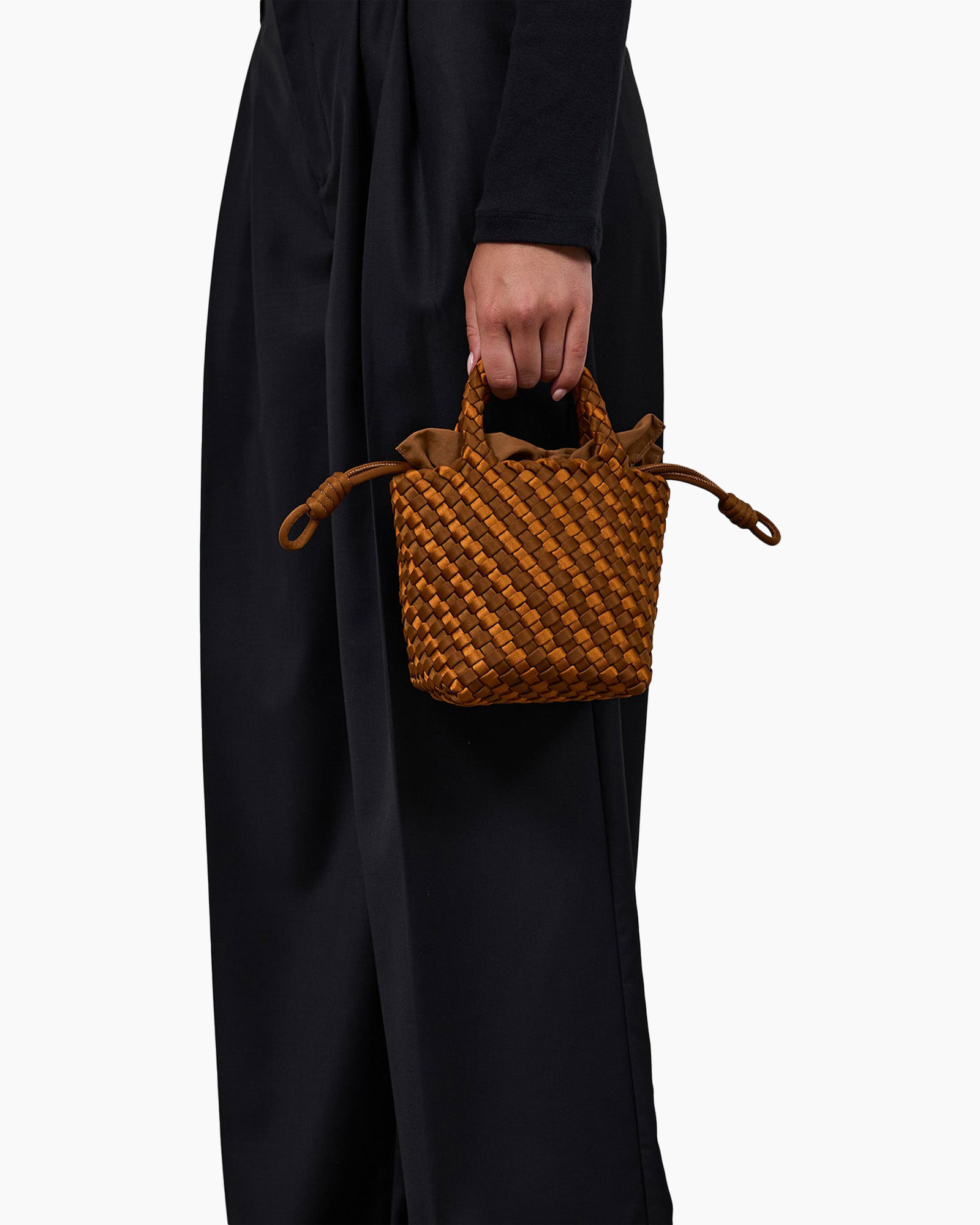 gevlochten tas, handtas, bruin, tasje, kleine tas