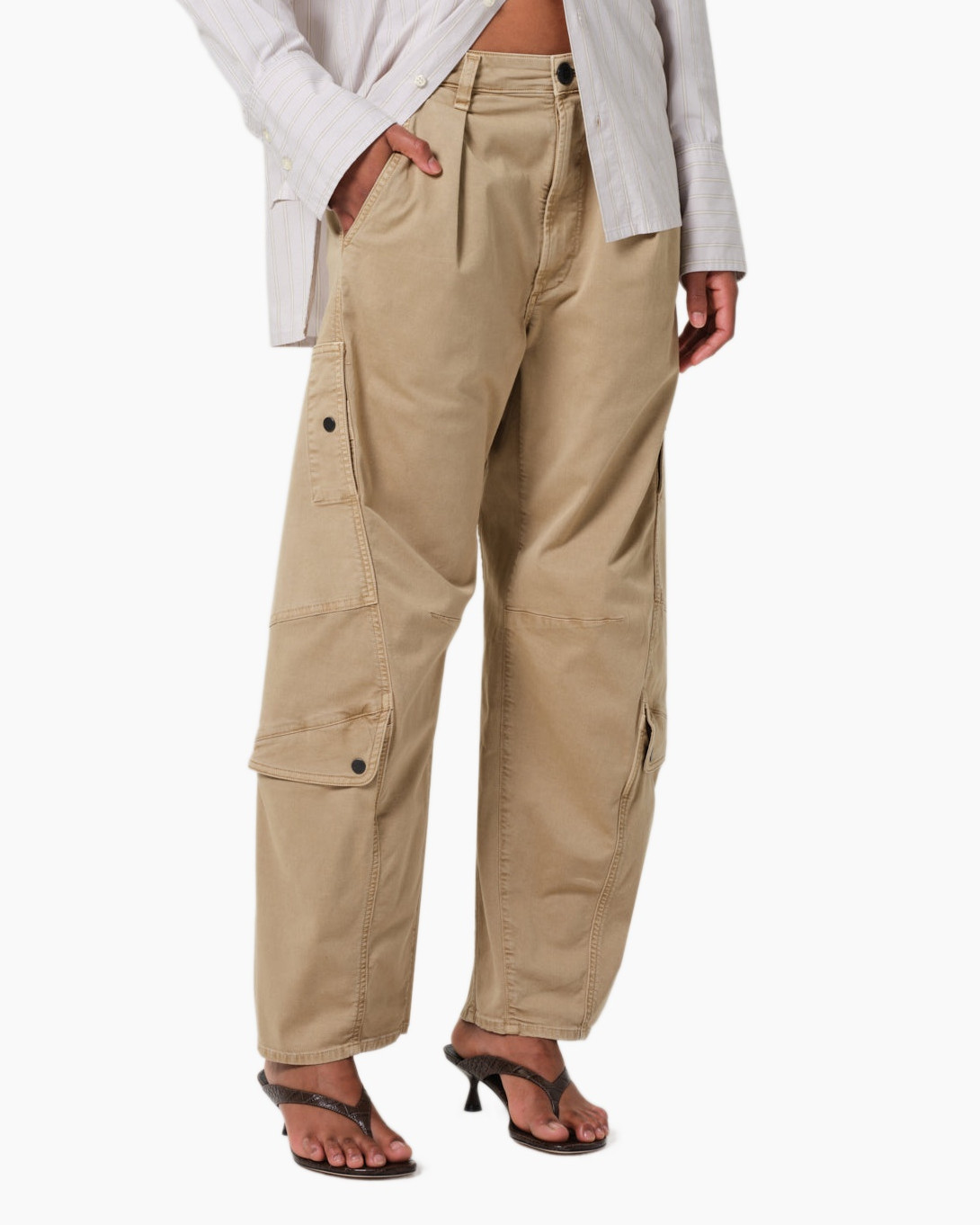 Broeken, Hoge hak, Schoen, Kaki, Persoon