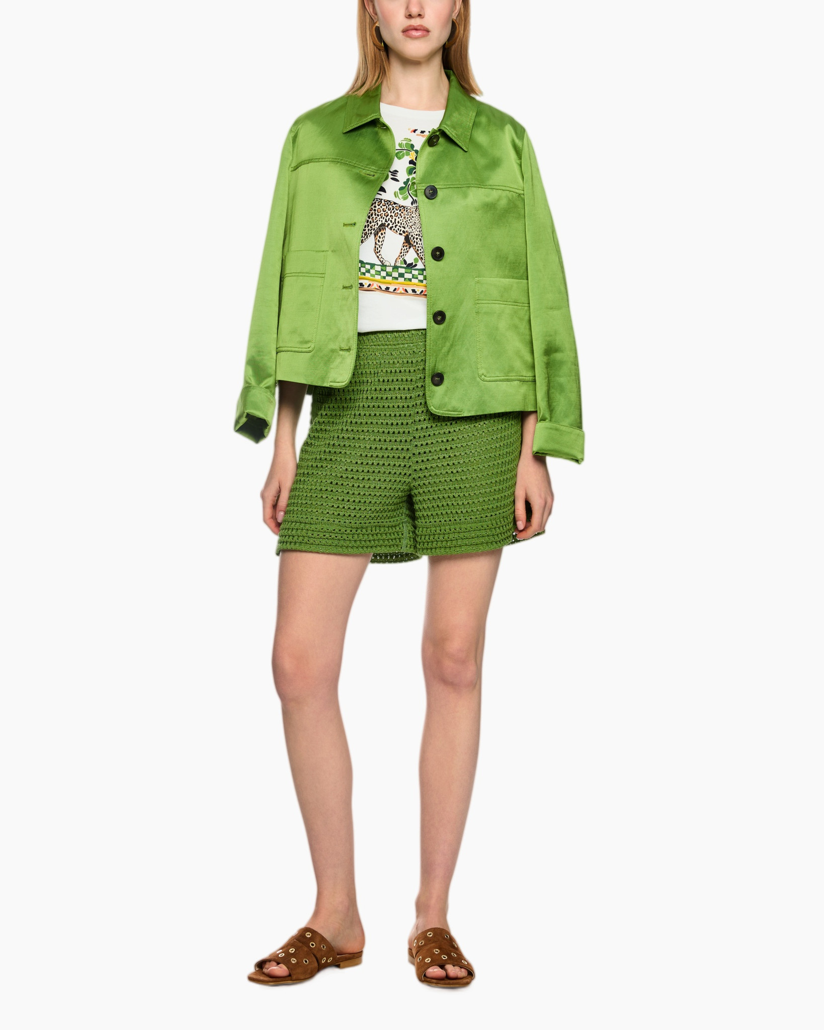 groene jas, suède jas, korte jas, shorts, sandalen