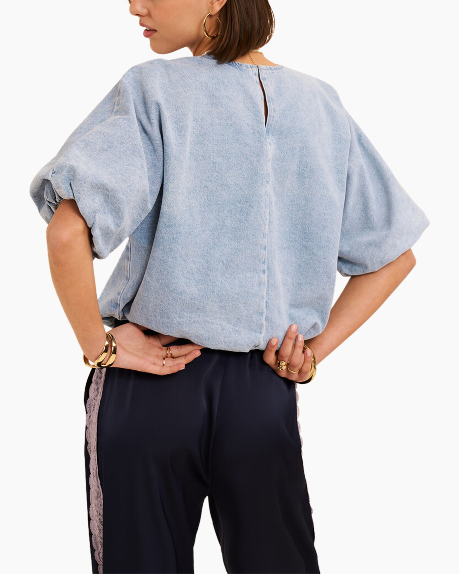 denim top, puff sleeve, light blue, cropped tee, casual top