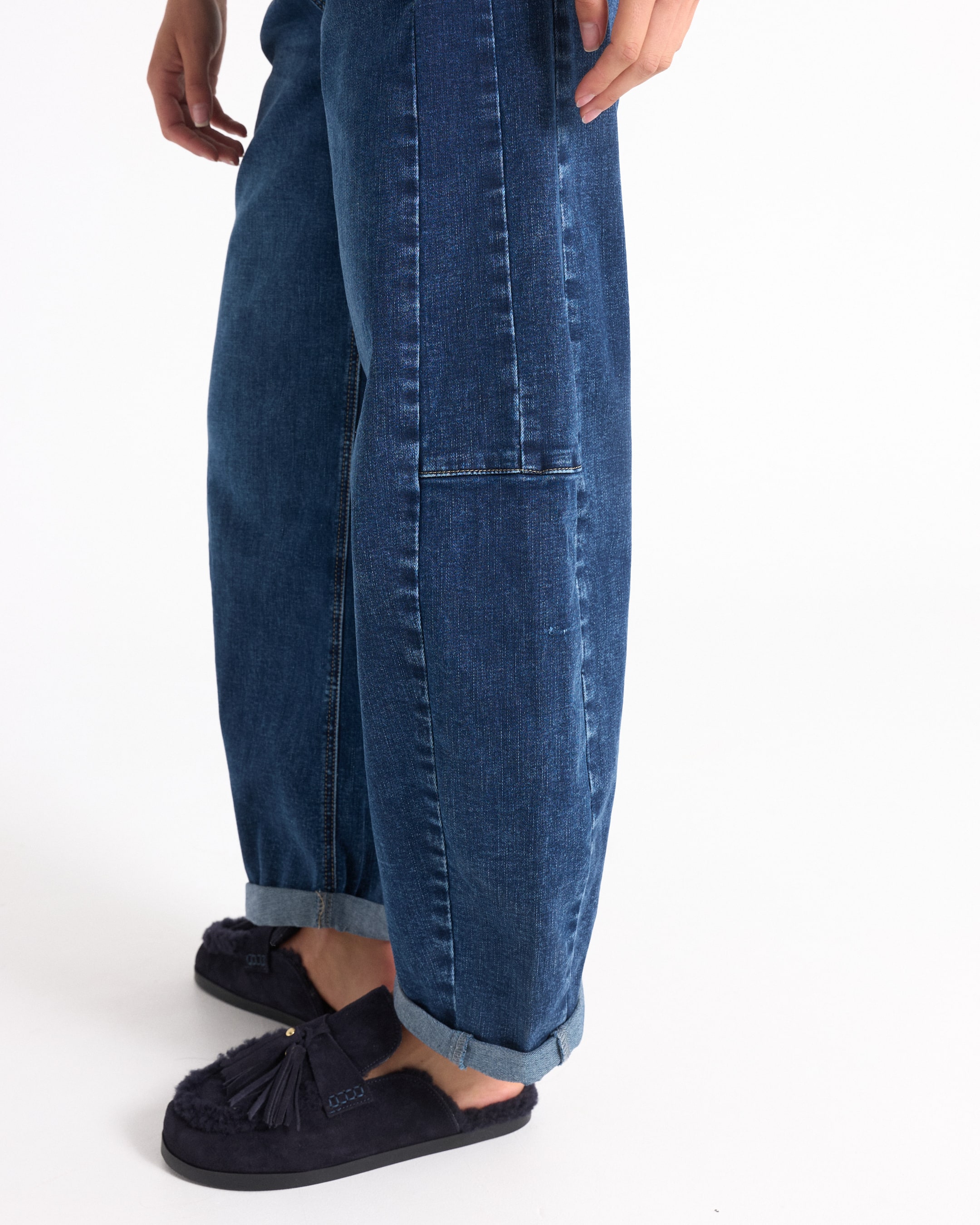 jeans, denim, wijd model, gerolde zoom, instap mocassin