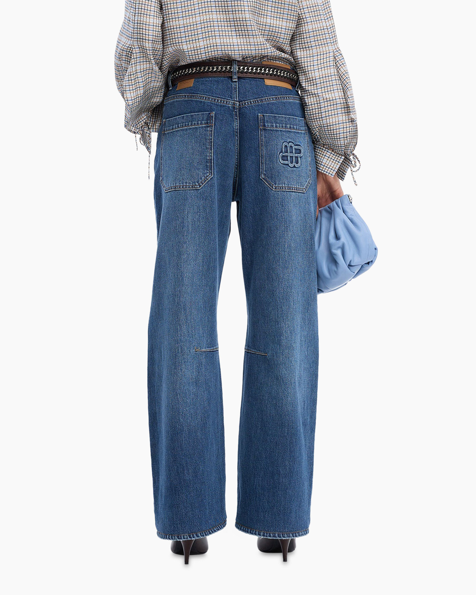 spijkerbroek, denim, rugzakzakken, wijdere pasvorm, borduring