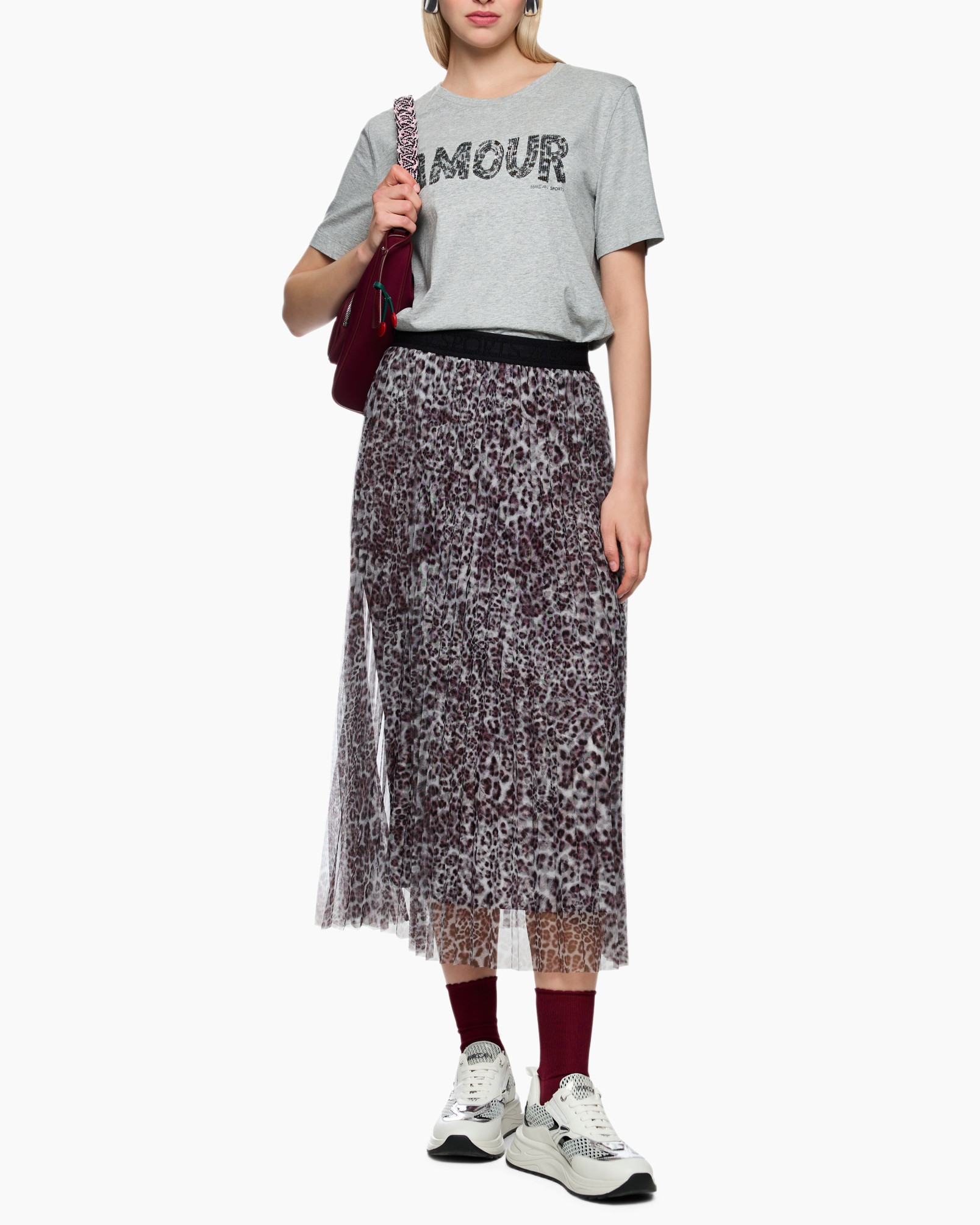 Clothing, Skirt, Person, Footwear, Shoe