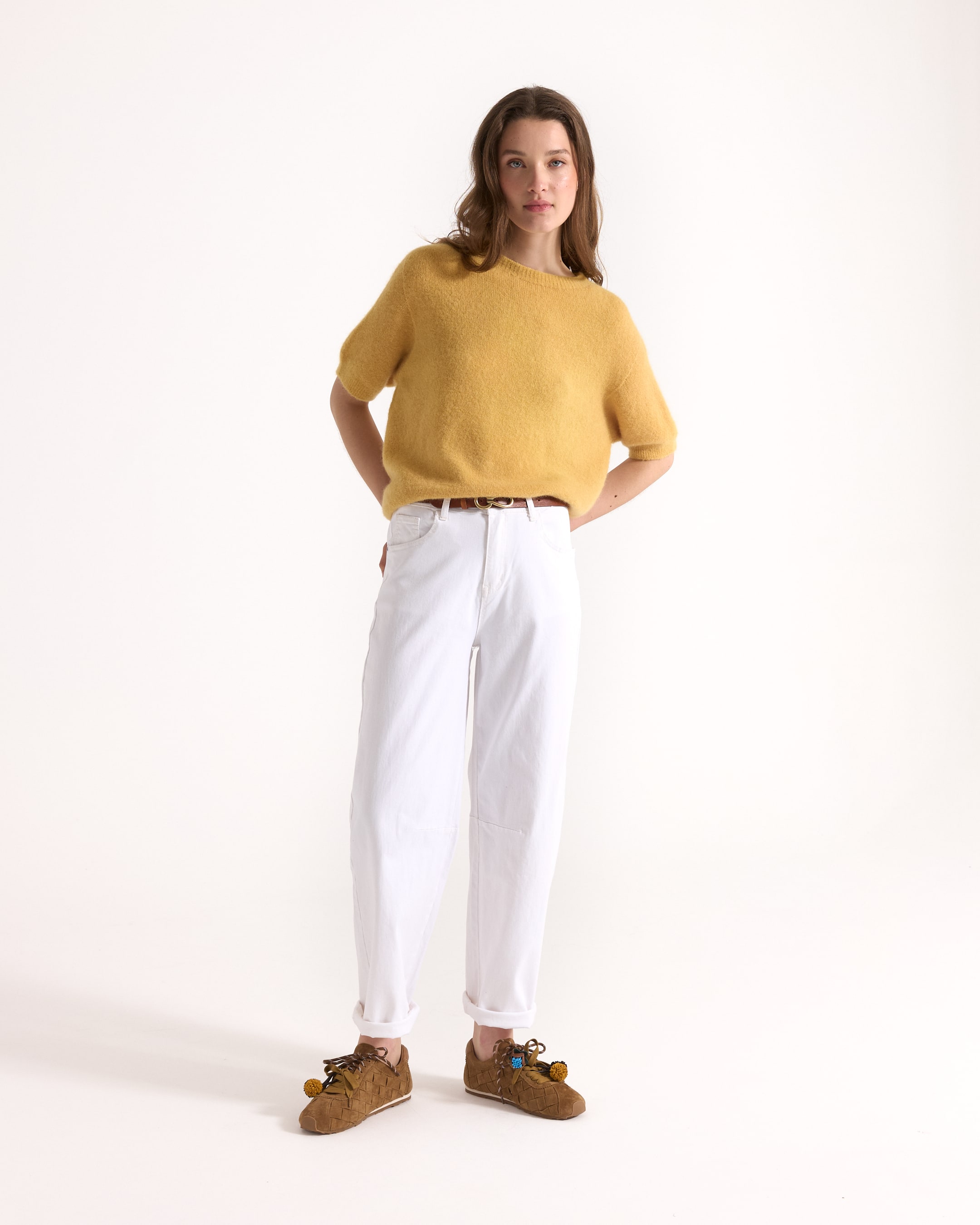 yellow sweater, knit top, short sleeves, white pants, brown shoes