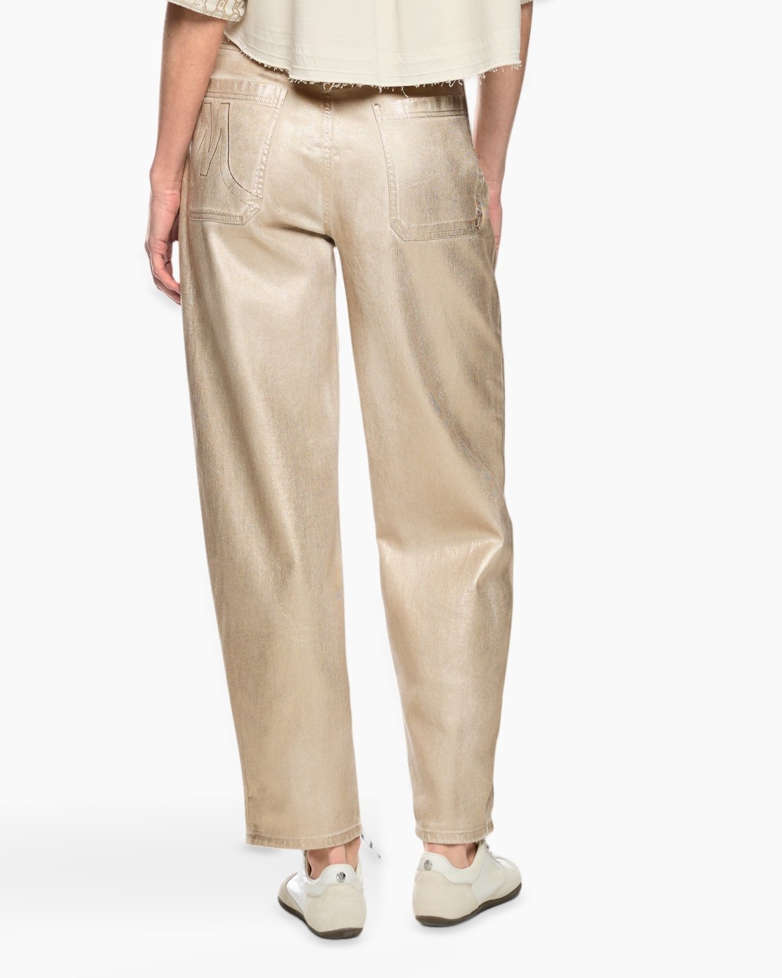 beige broek, wijd vallende pijpen, achterzakken, denim-achtig, metallieke glans