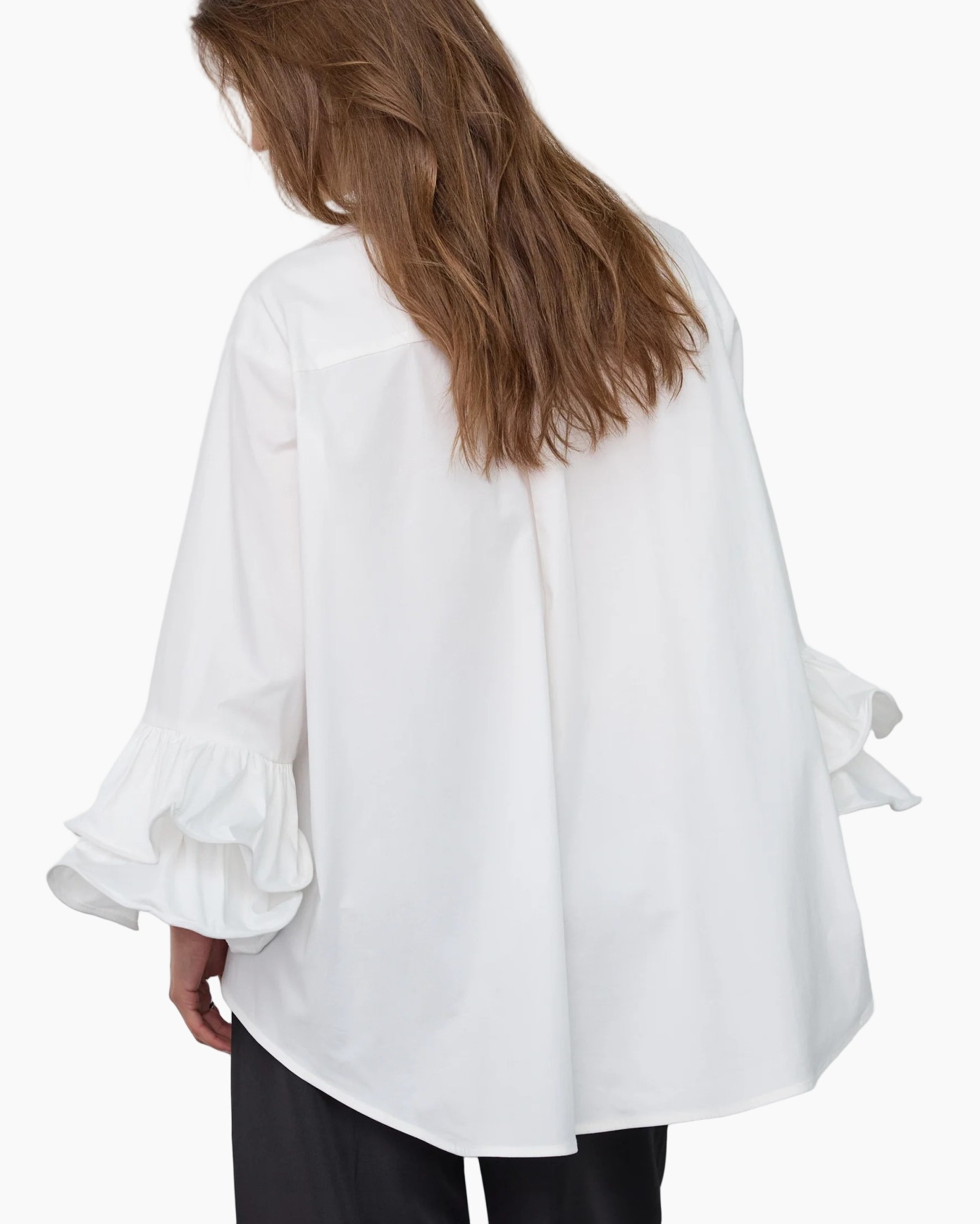 Witte blouse, Lange mouwen, Ruch manchetten, Puntkraag, Knoopsluiting