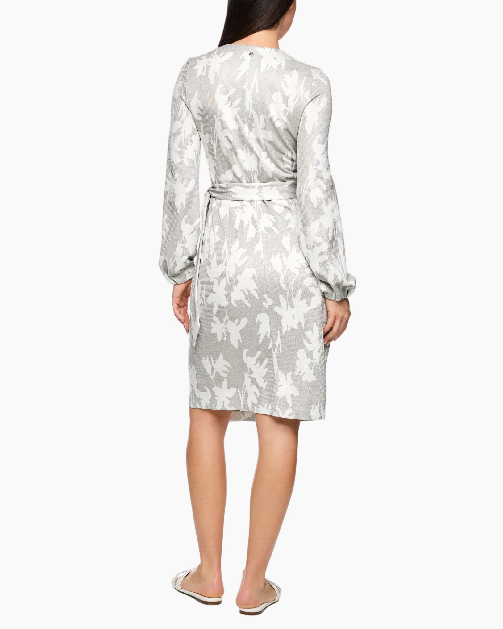 wrap dress, floral pattern, knee-length, long sleeve, light gray